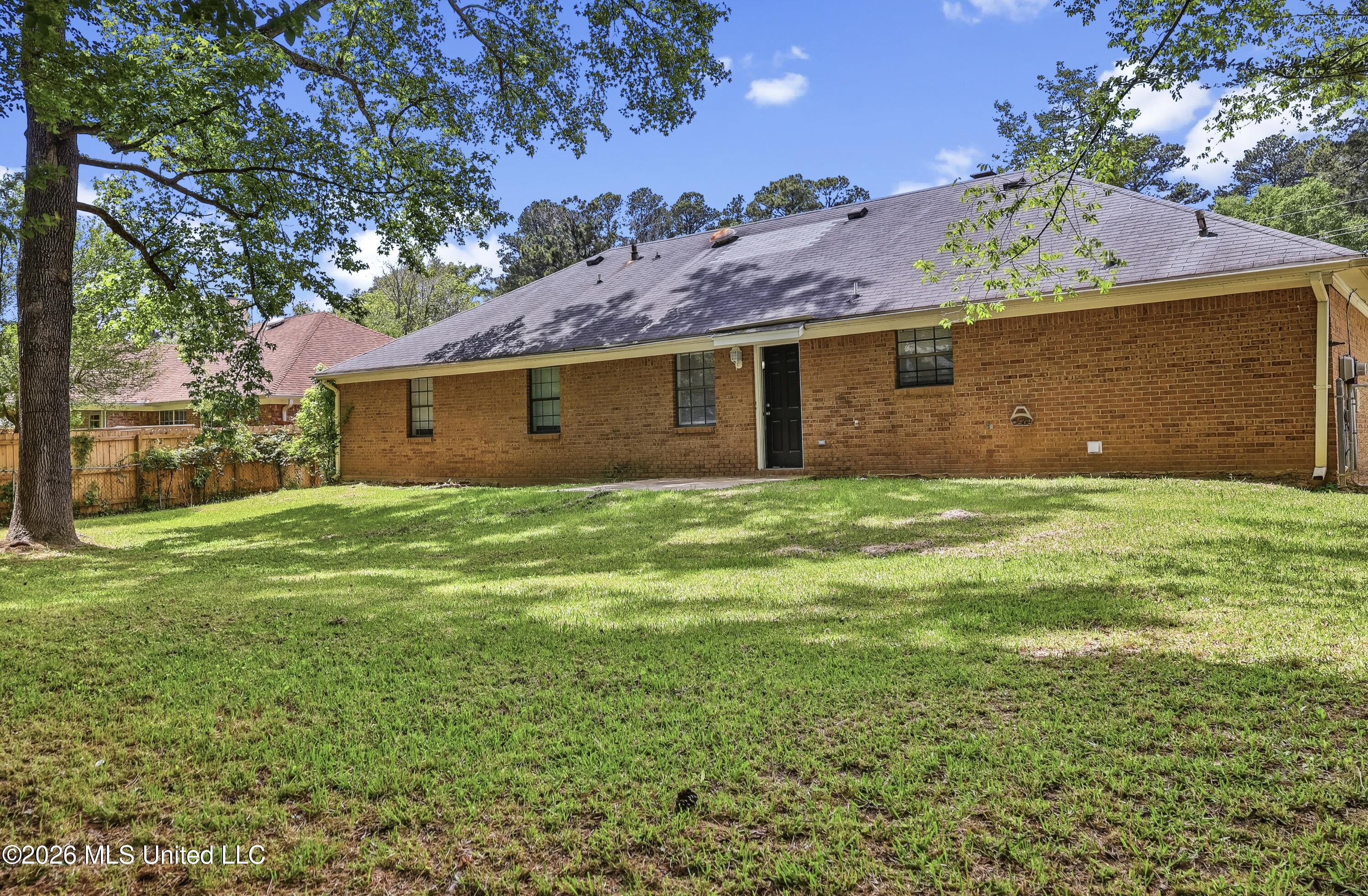 121 Bellegrove Circle Property Photo 27