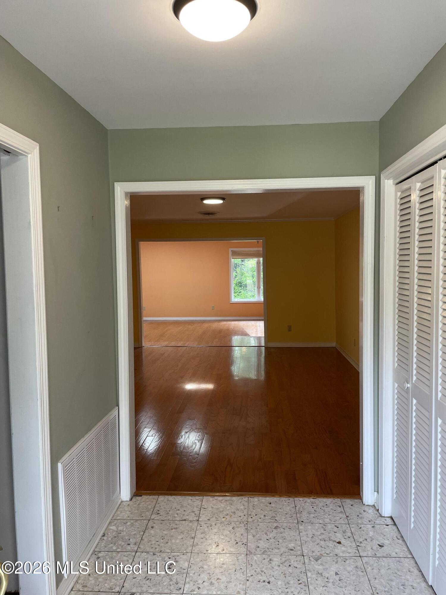 6405 W Shore Drive Property Photo 3