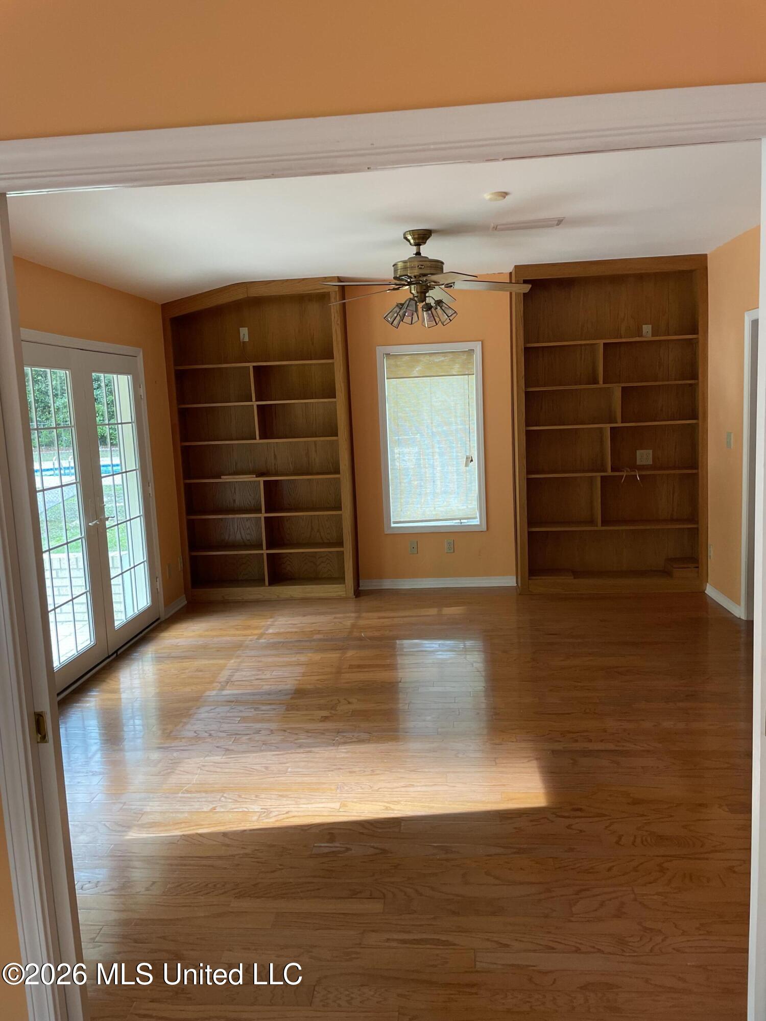 6405 W Shore Drive Property Photo 5