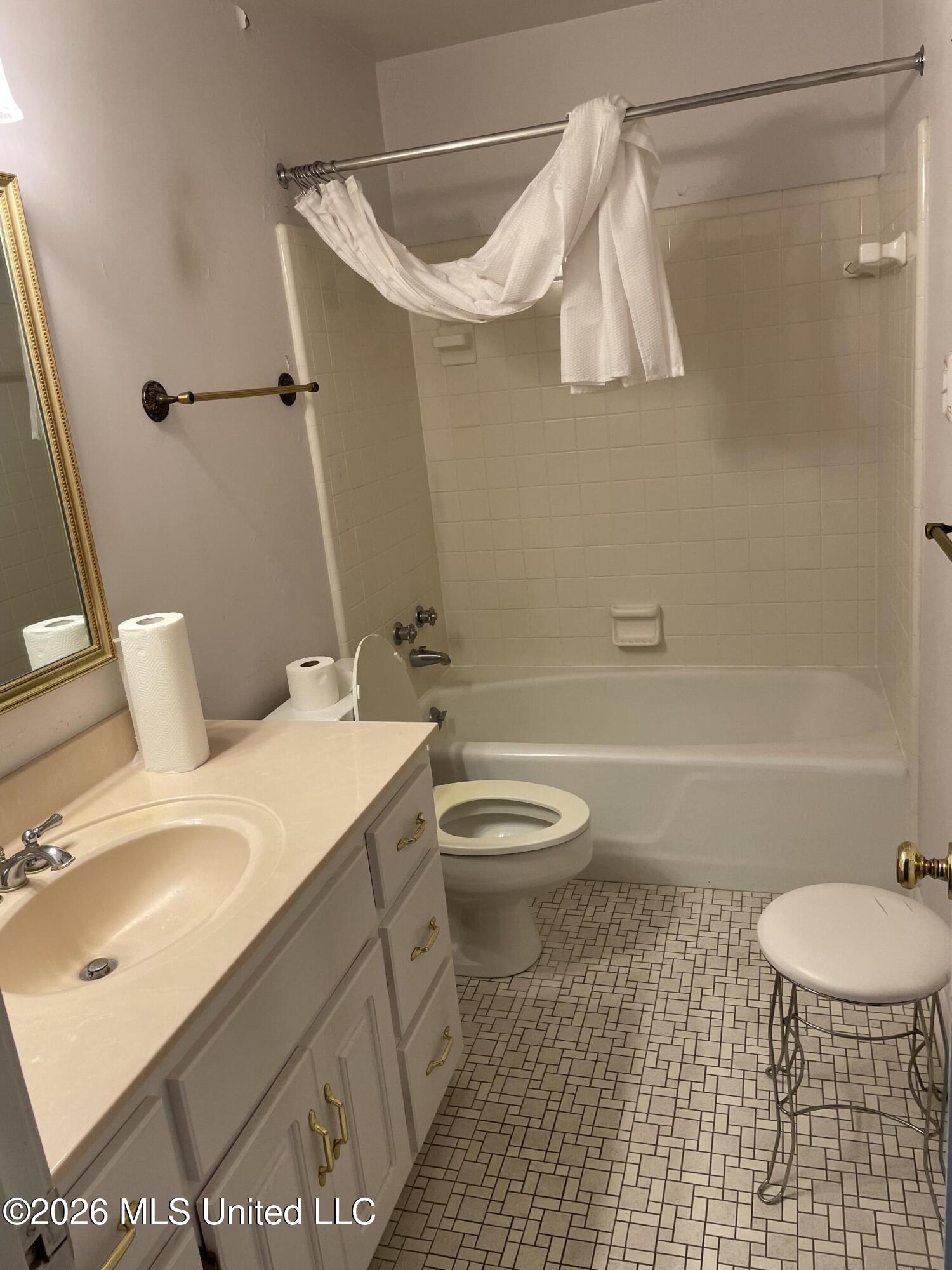6405 W Shore Drive Property Photo 13