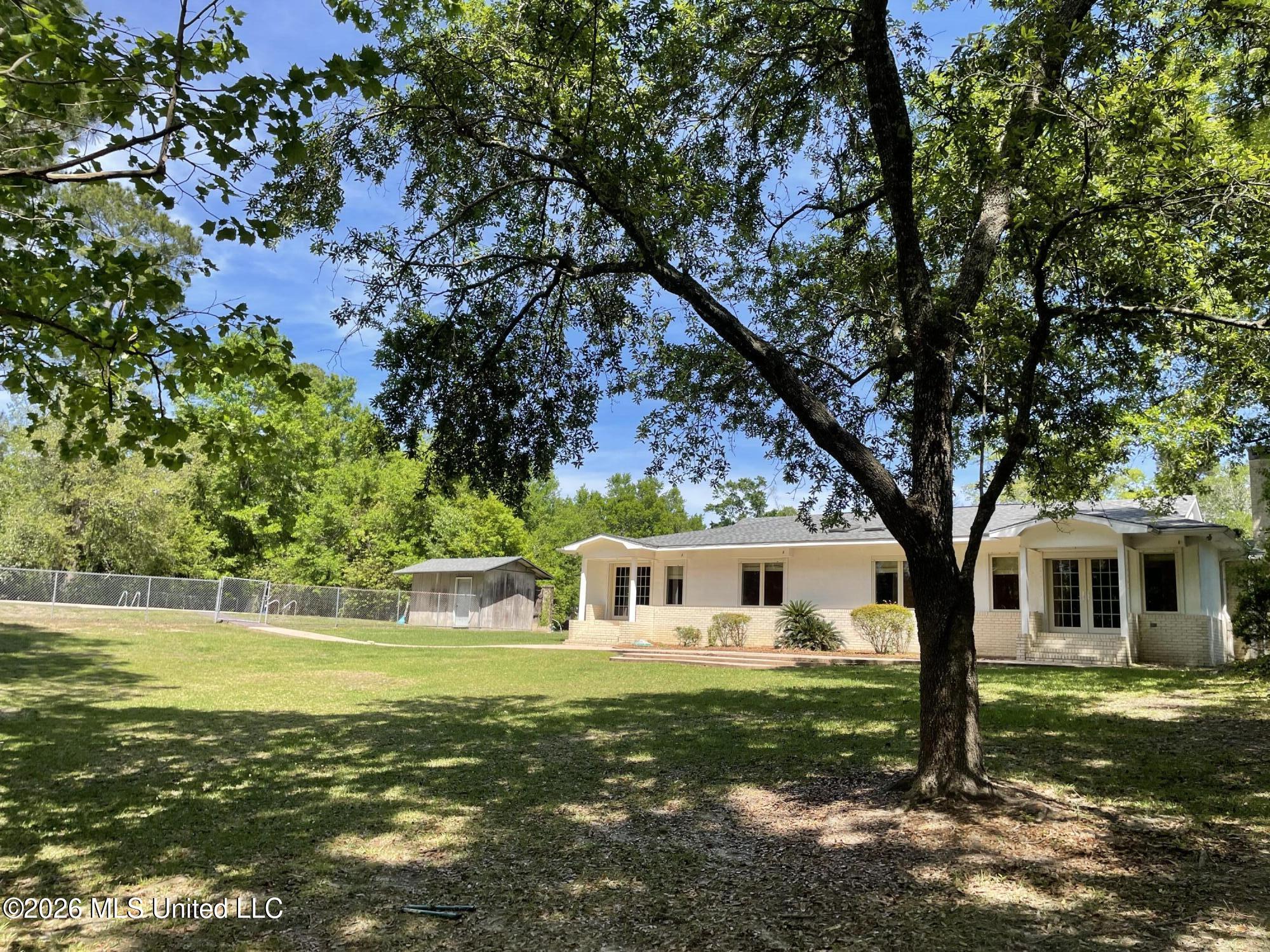 6405 W Shore Drive Property Photo 15
