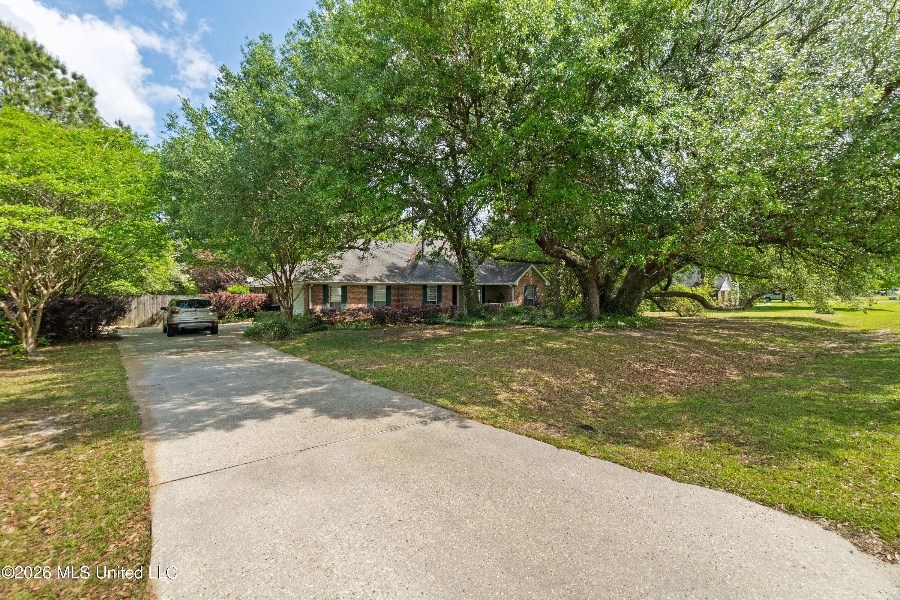 107 Brentwood Drive Property Photo 2