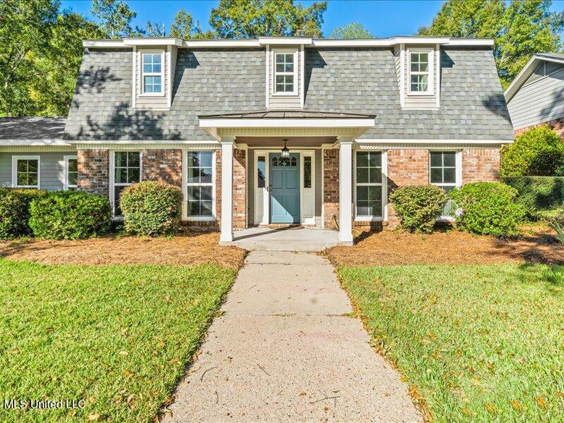 215 Wildwood Trace