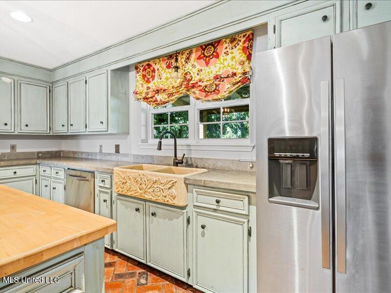 215 Wildwood Trace Property Photo 10