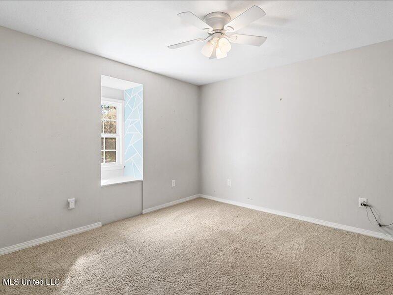 215 Wildwood Trace Property Photo 24