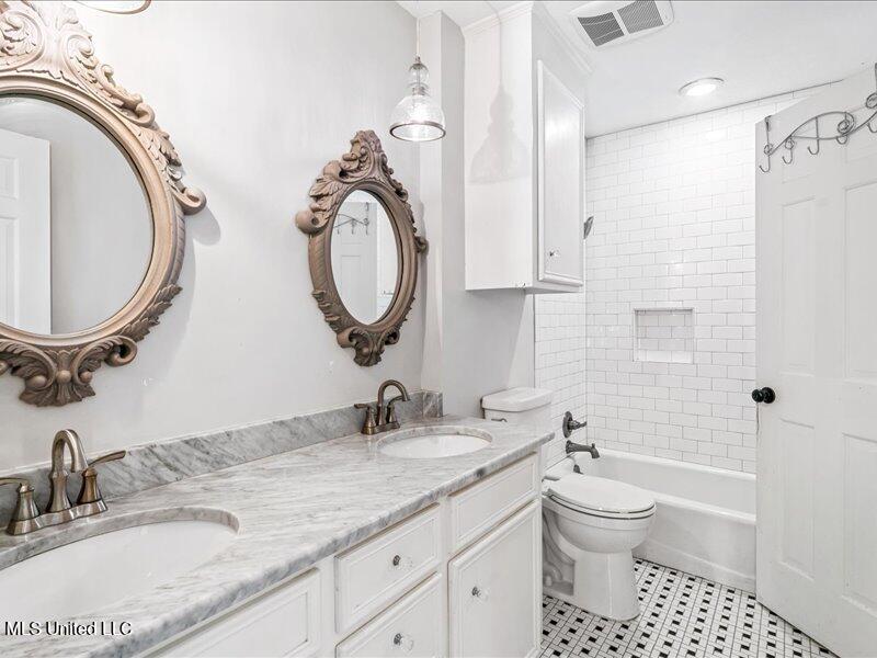 215 Wildwood Trace Property Photo 25