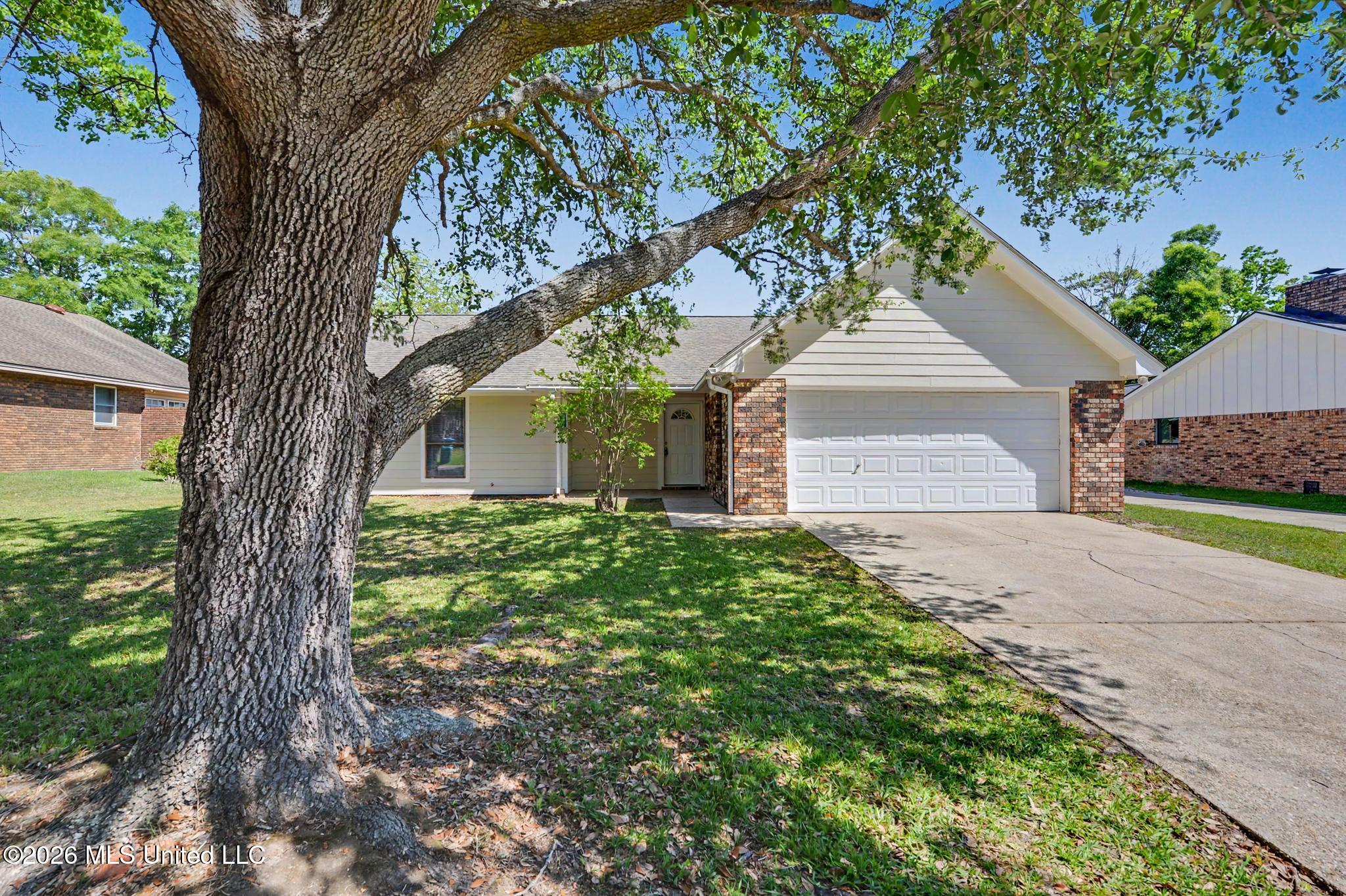 15244 Ginger Cove Property Photo 1