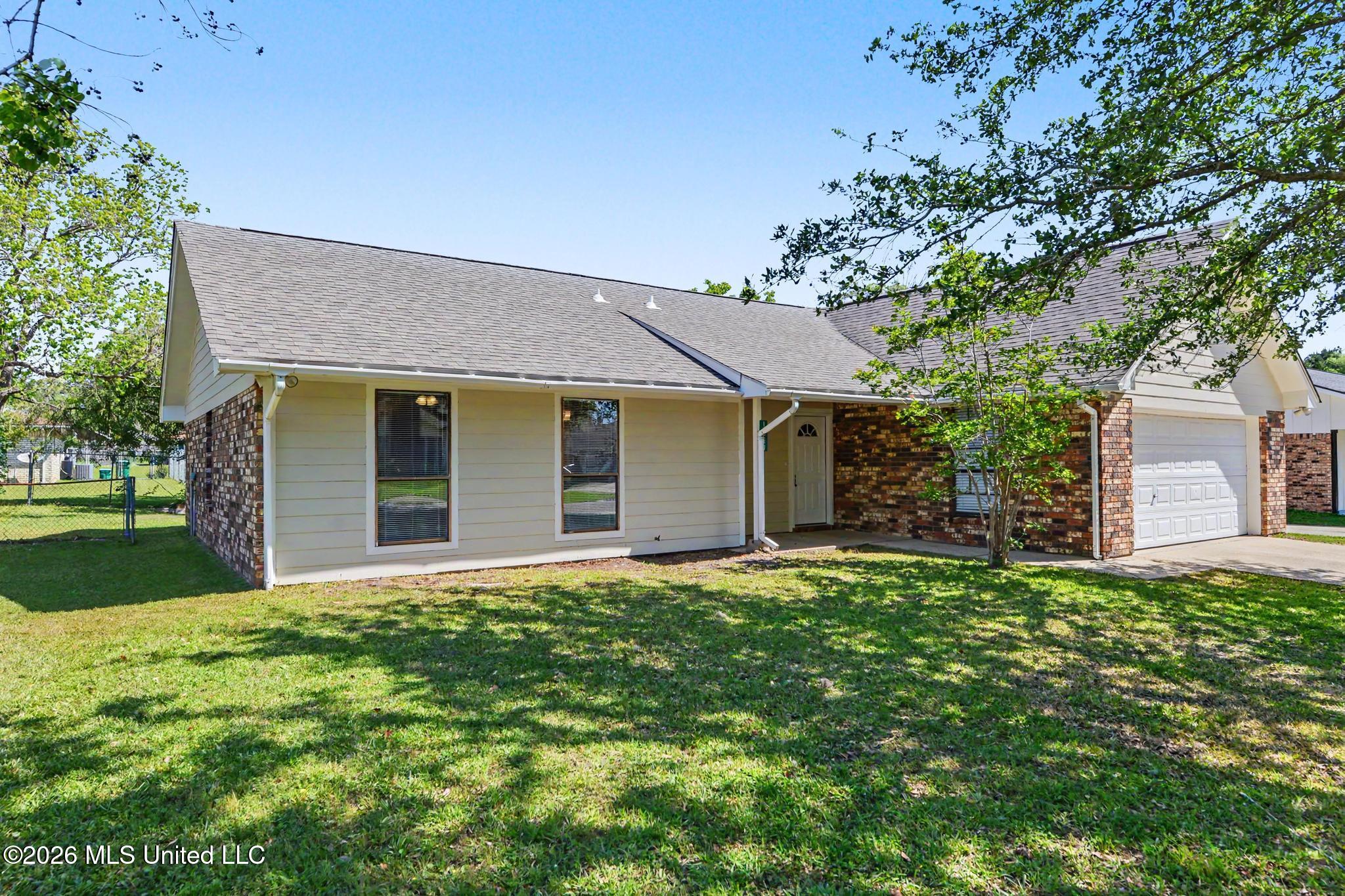 15244 Ginger Cove Property Photo 2