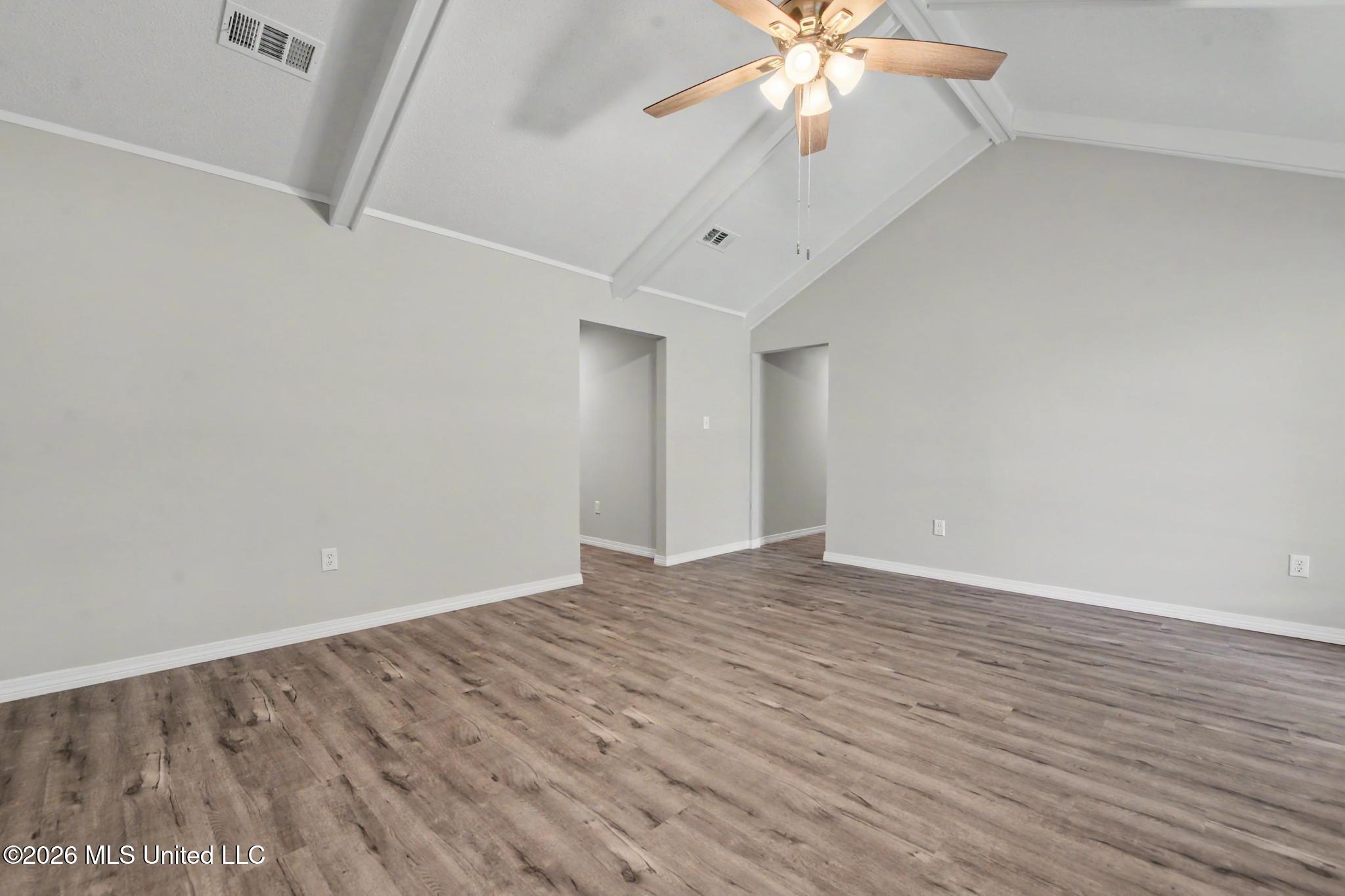 15244 Ginger Cove Property Photo 5