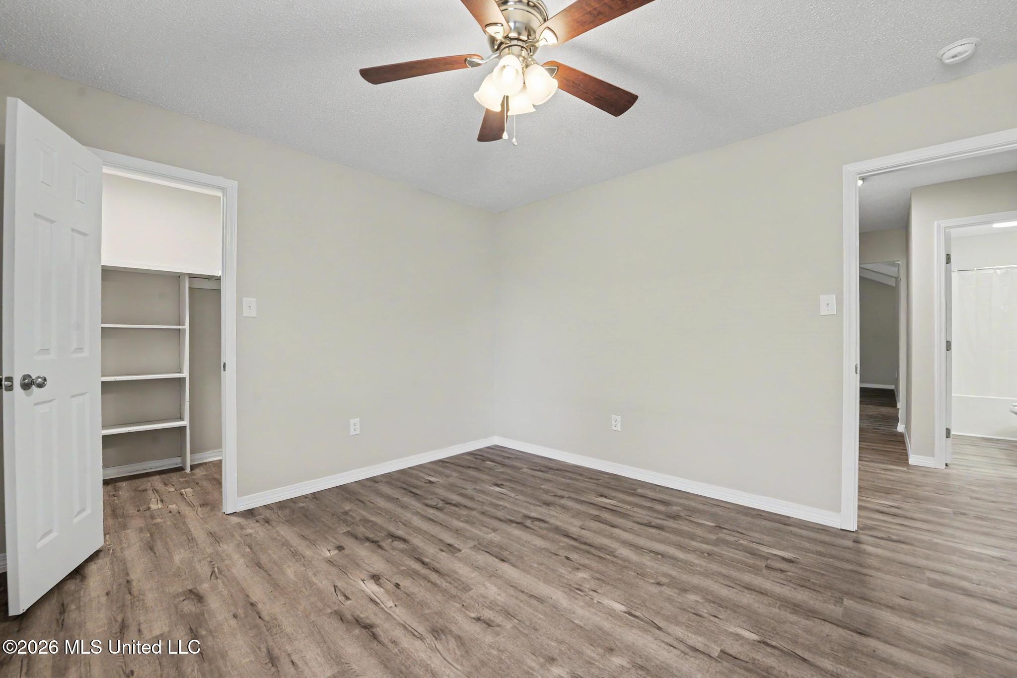 15244 Ginger Cove Property Photo 14
