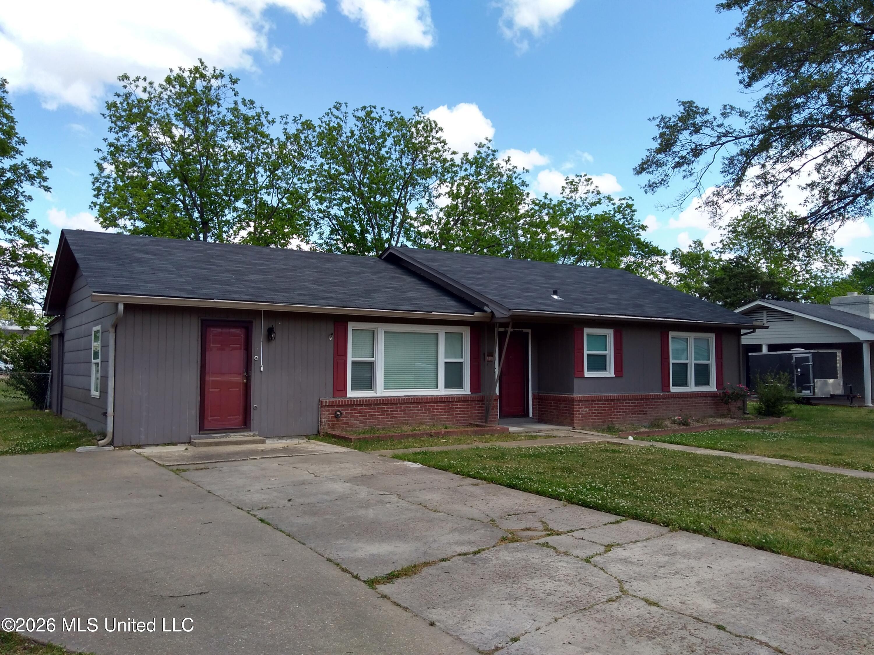 414 Highland Drive Property Photo 2
