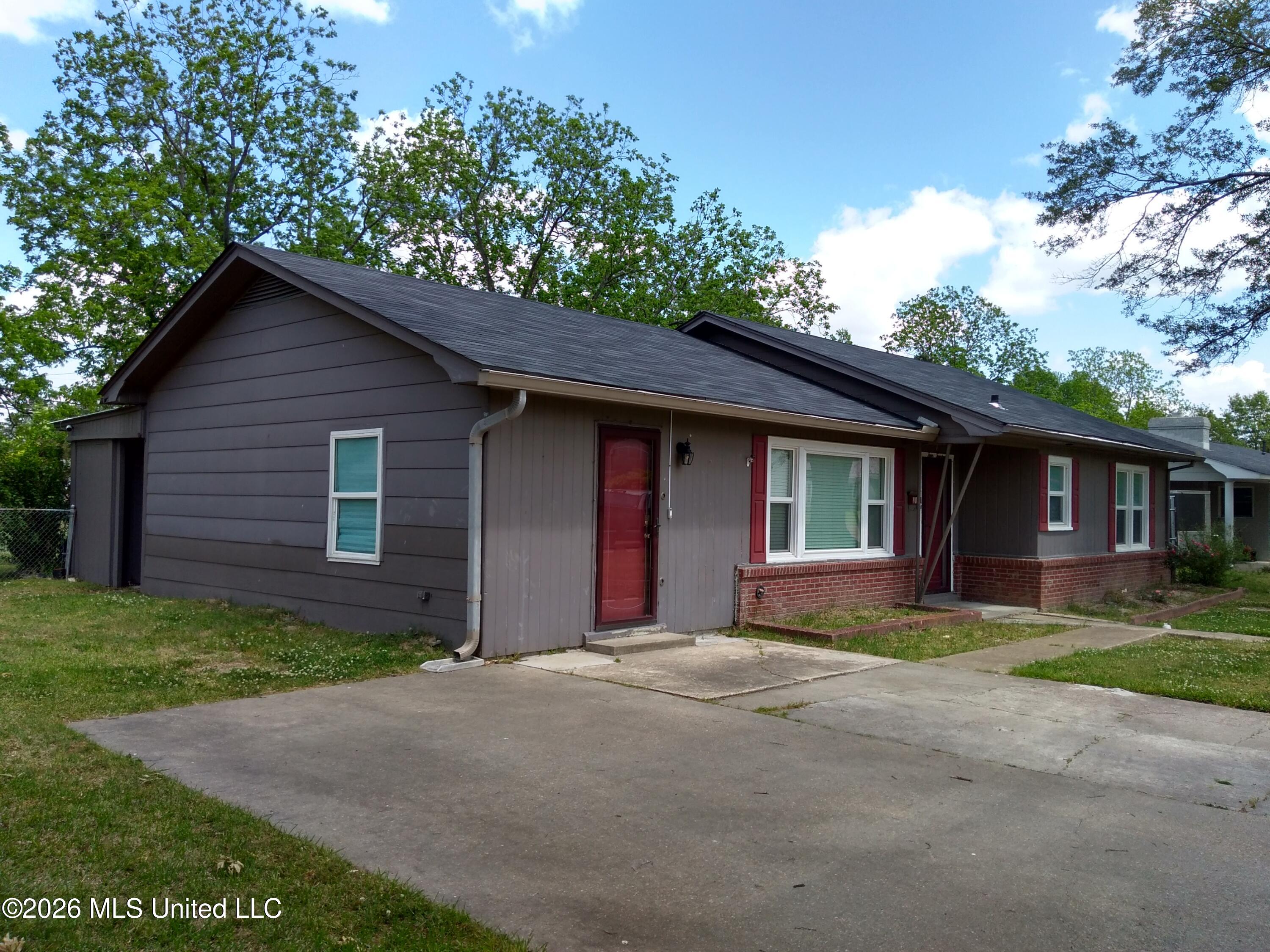 414 Highland Drive Property Photo 3