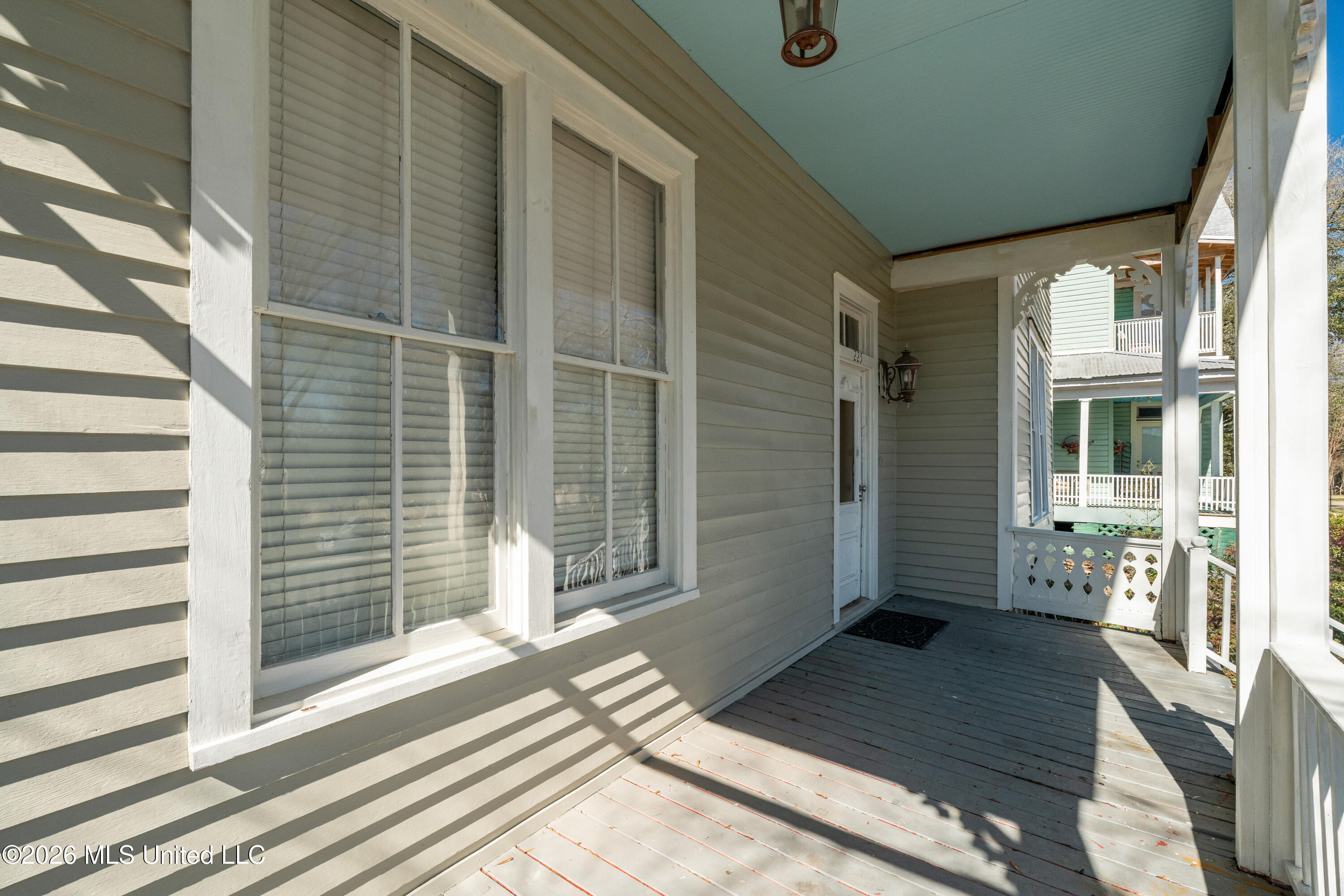 225 W Railroad Avenue Property Photo 6
