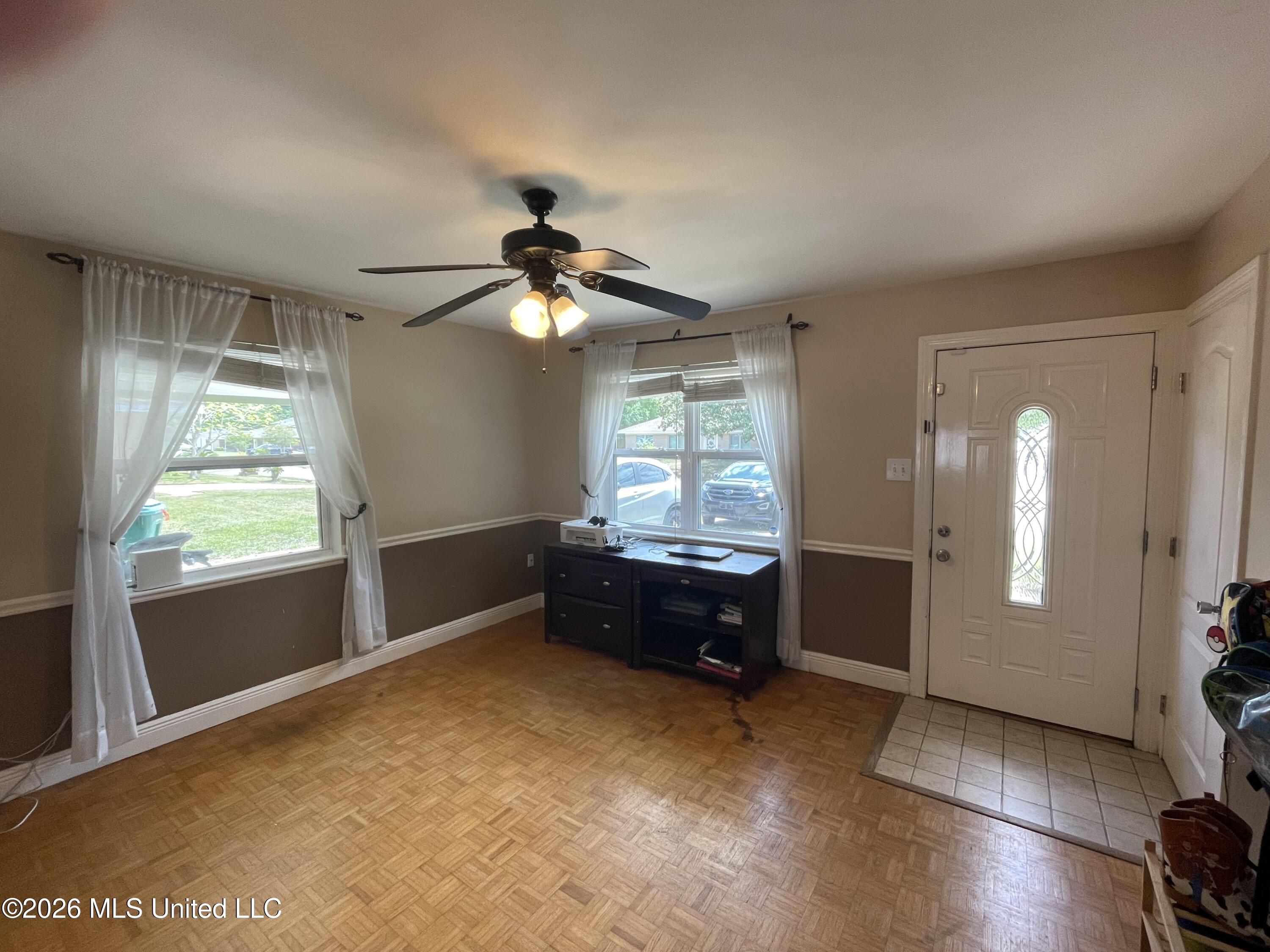 2607 Demaret Drive Property Photo 3