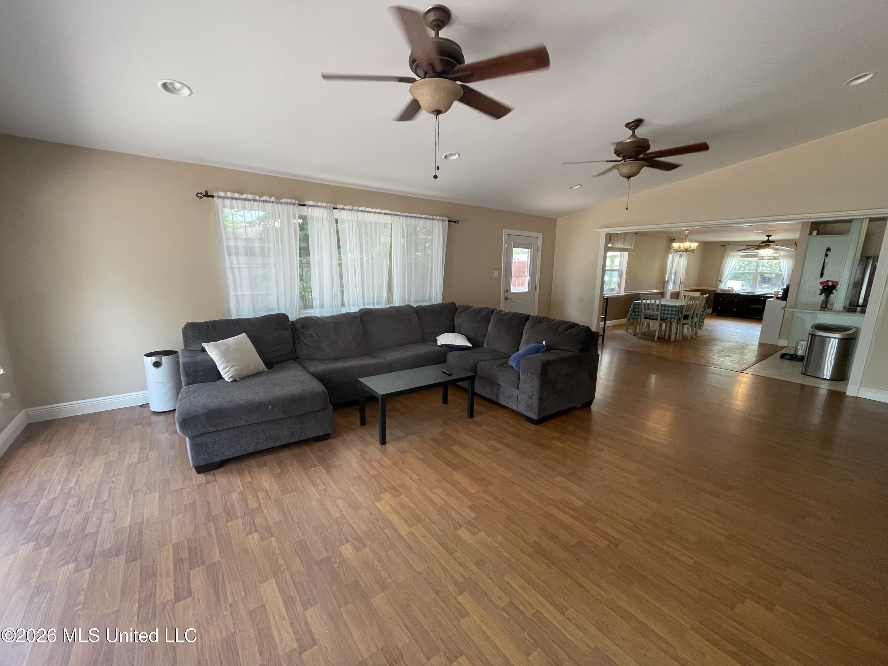 2607 Demaret Drive Property Photo 6