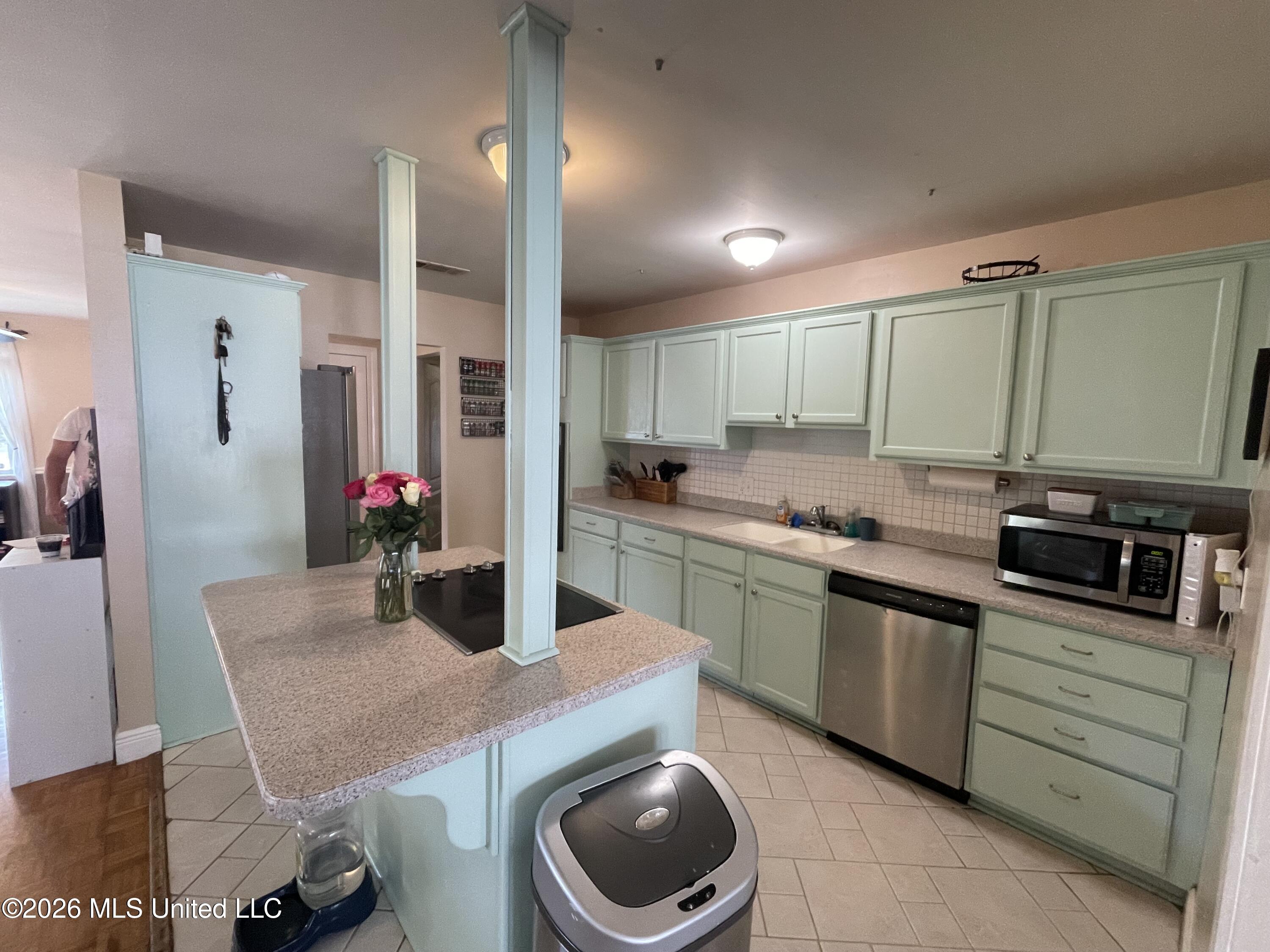 2607 Demaret Drive Property Photo 8