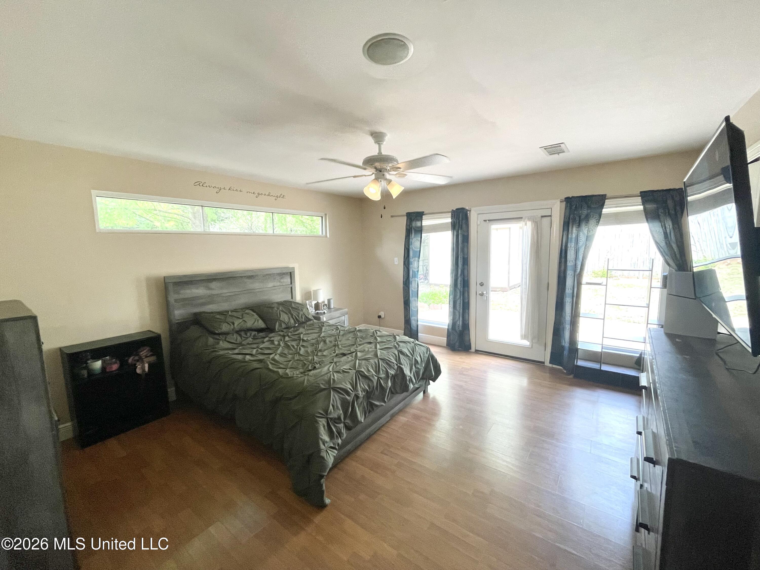 2607 Demaret Drive Property Photo 10