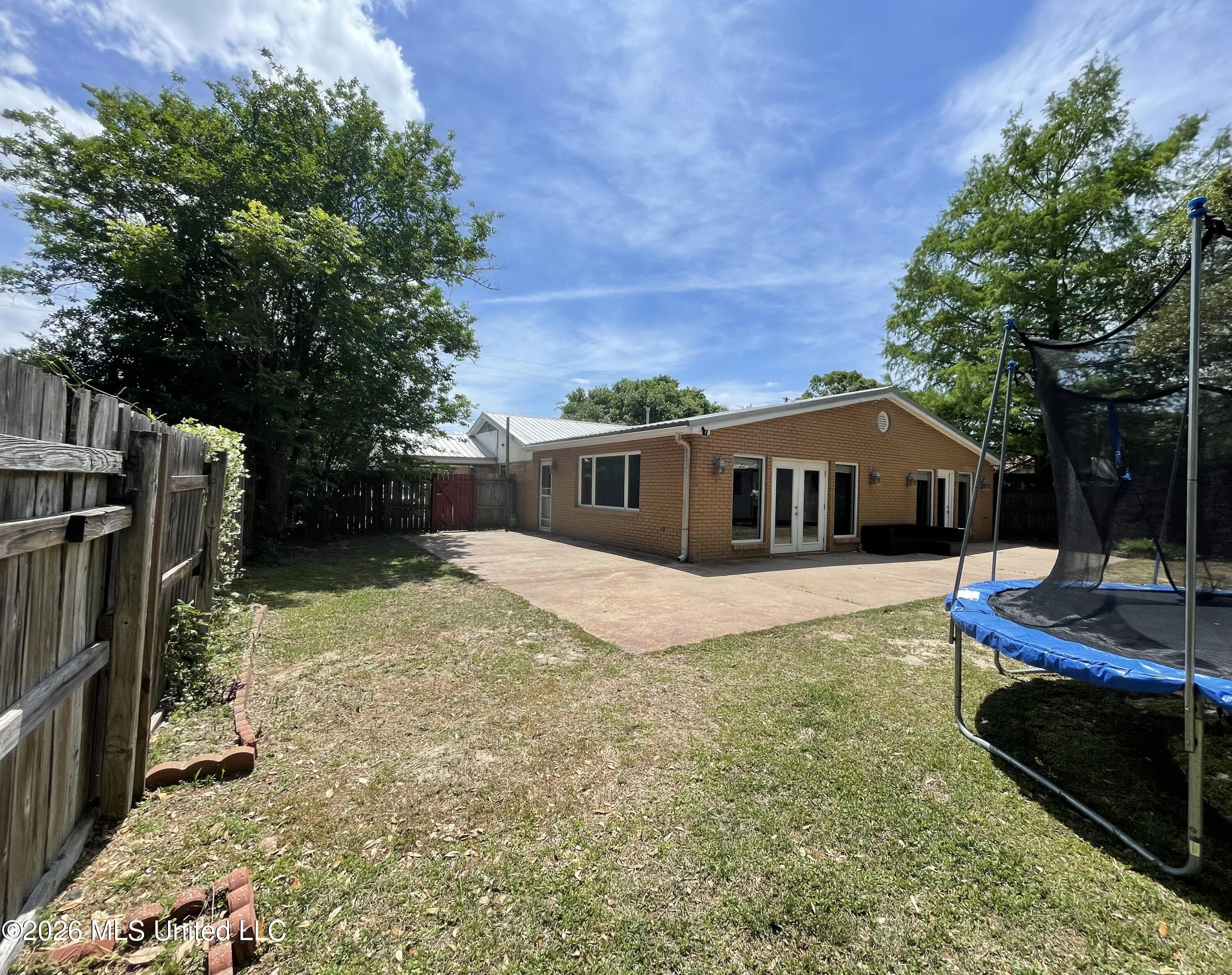 2607 Demaret Drive Property Photo 18