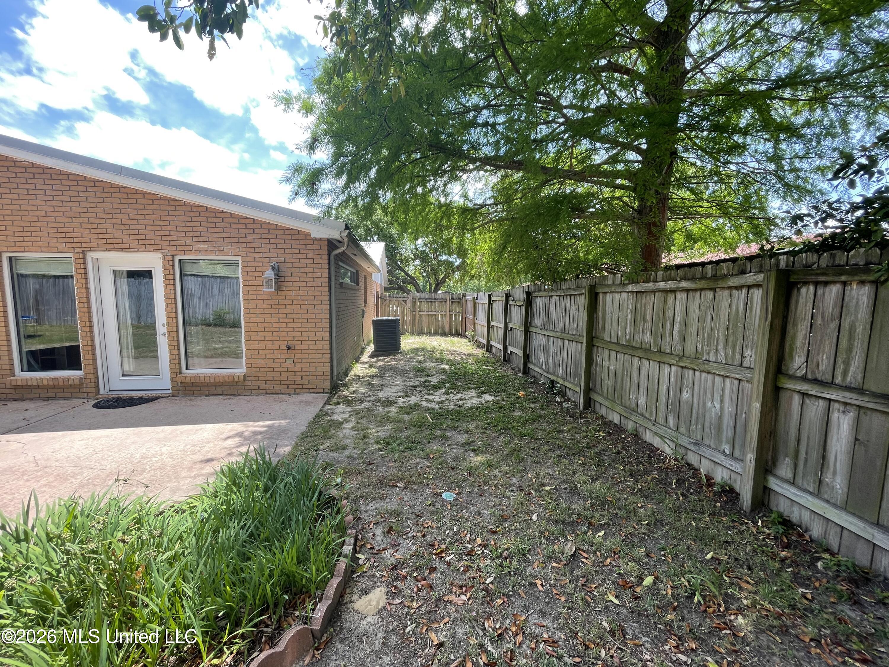 2607 Demaret Drive Property Photo 23