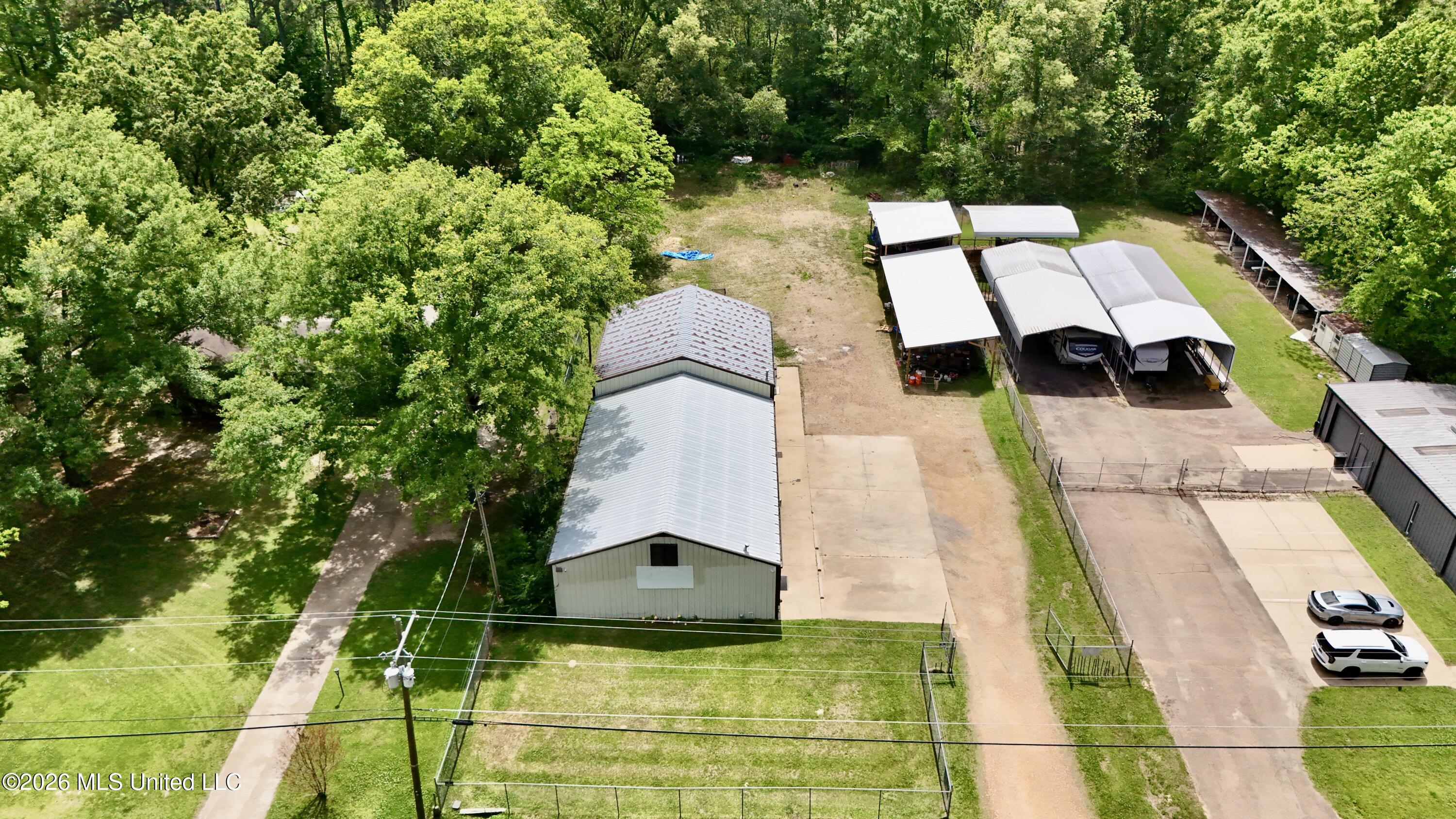 8071 N Mcraven Road Property Photo 17