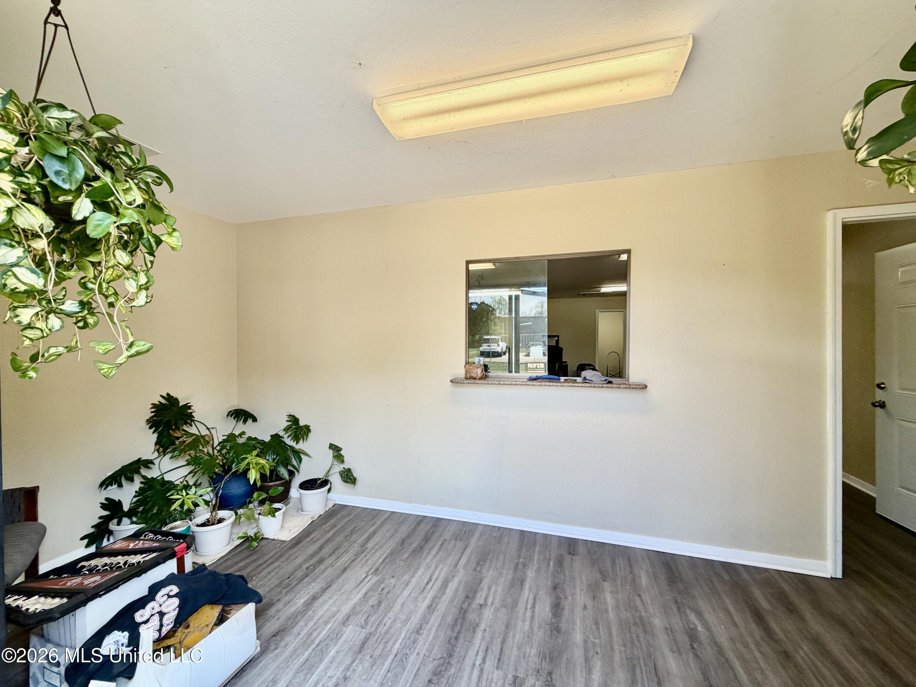 8071 N Mcraven Road Property Photo 19