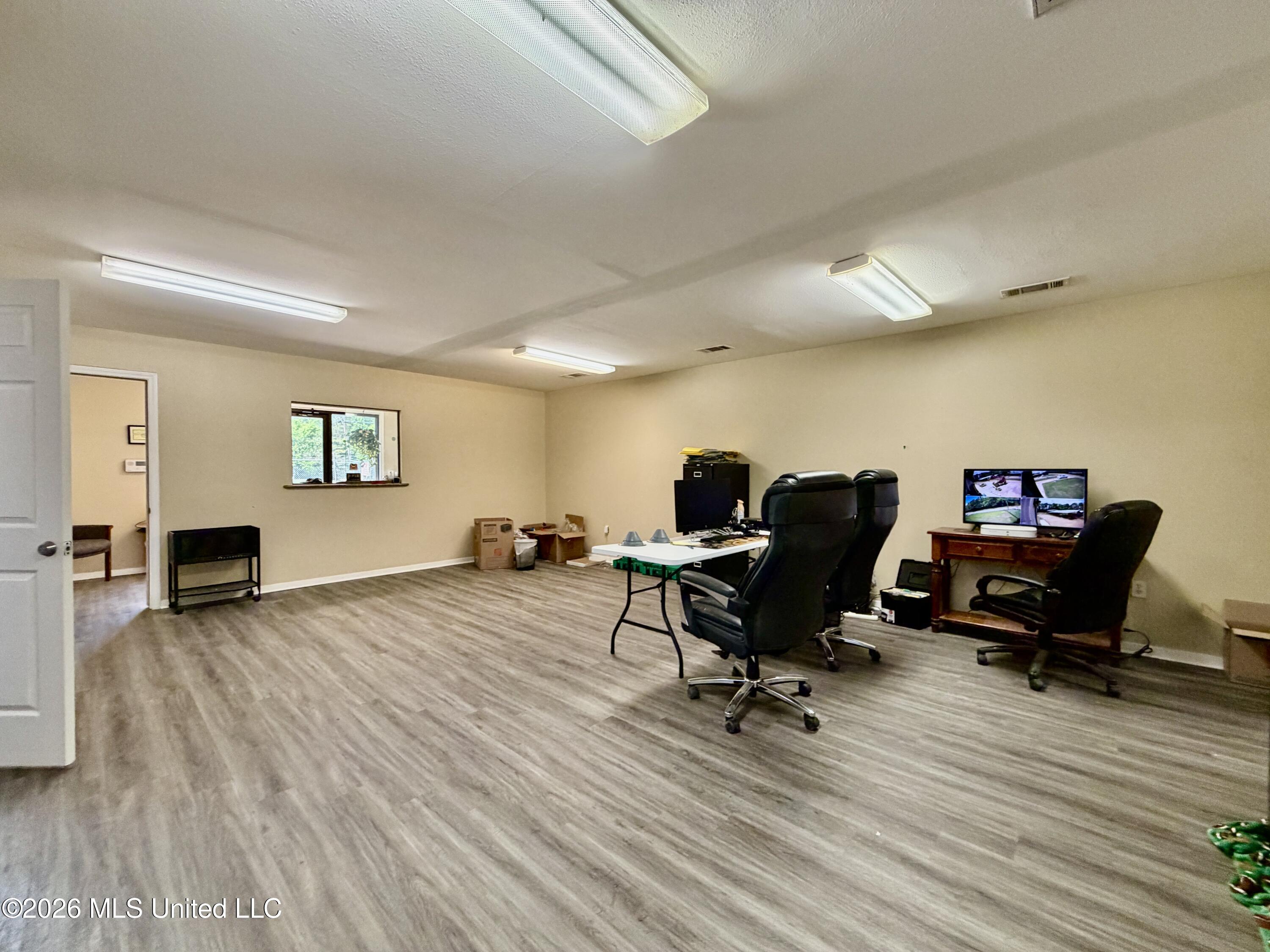 8071 N Mcraven Road Property Photo 20