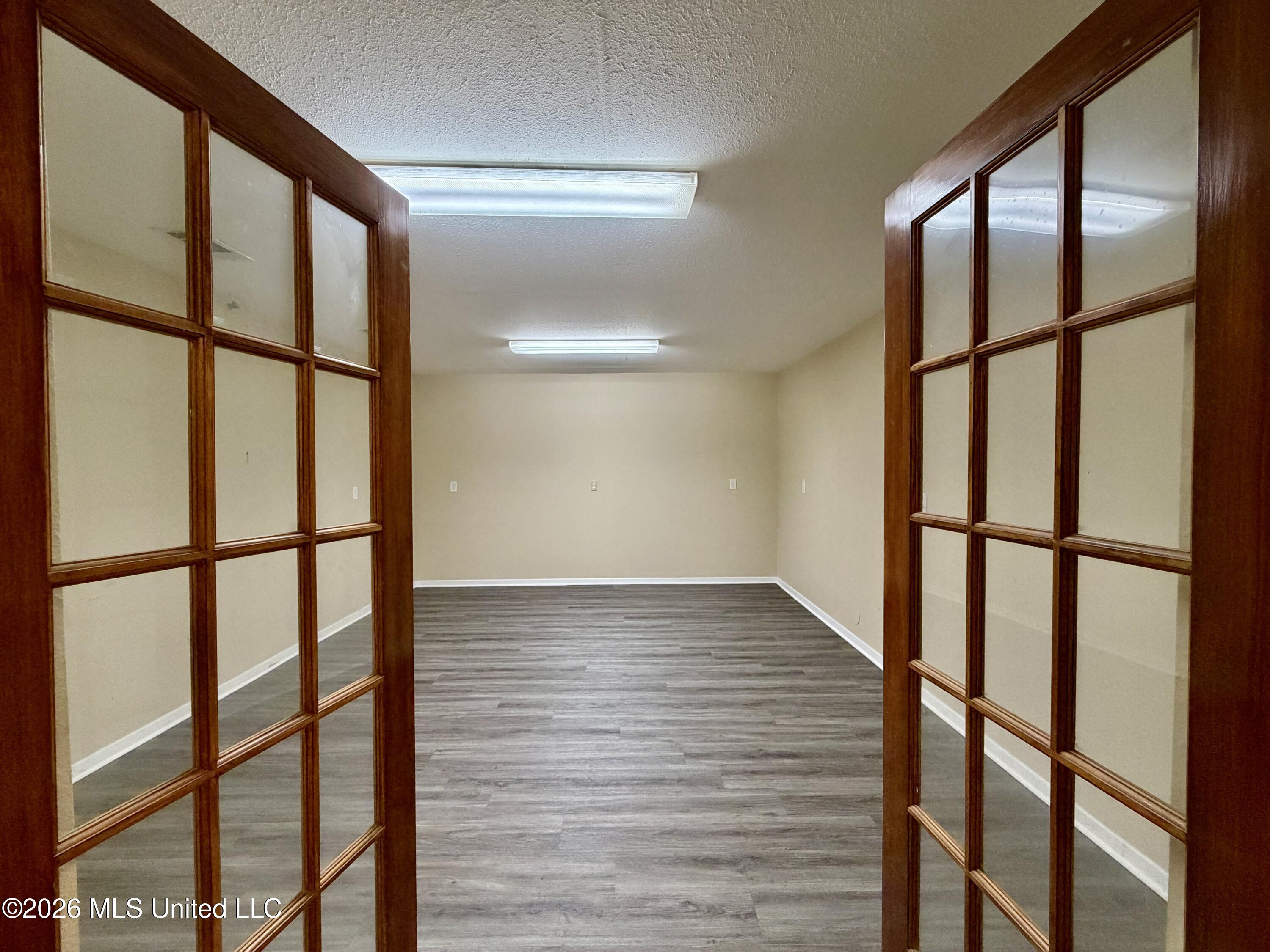 8071 N Mcraven Road Property Photo 22