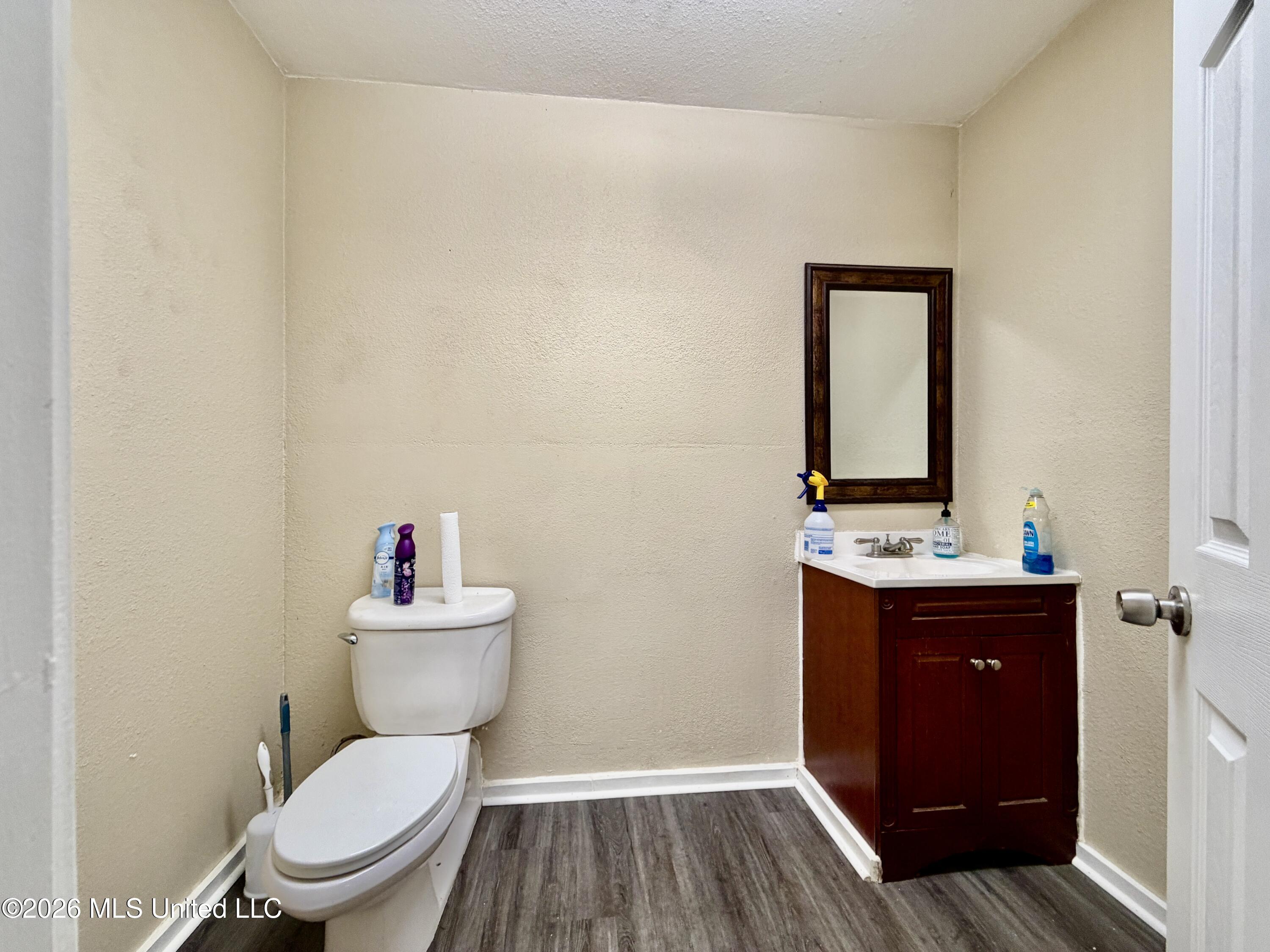 8071 N Mcraven Road Property Photo 25