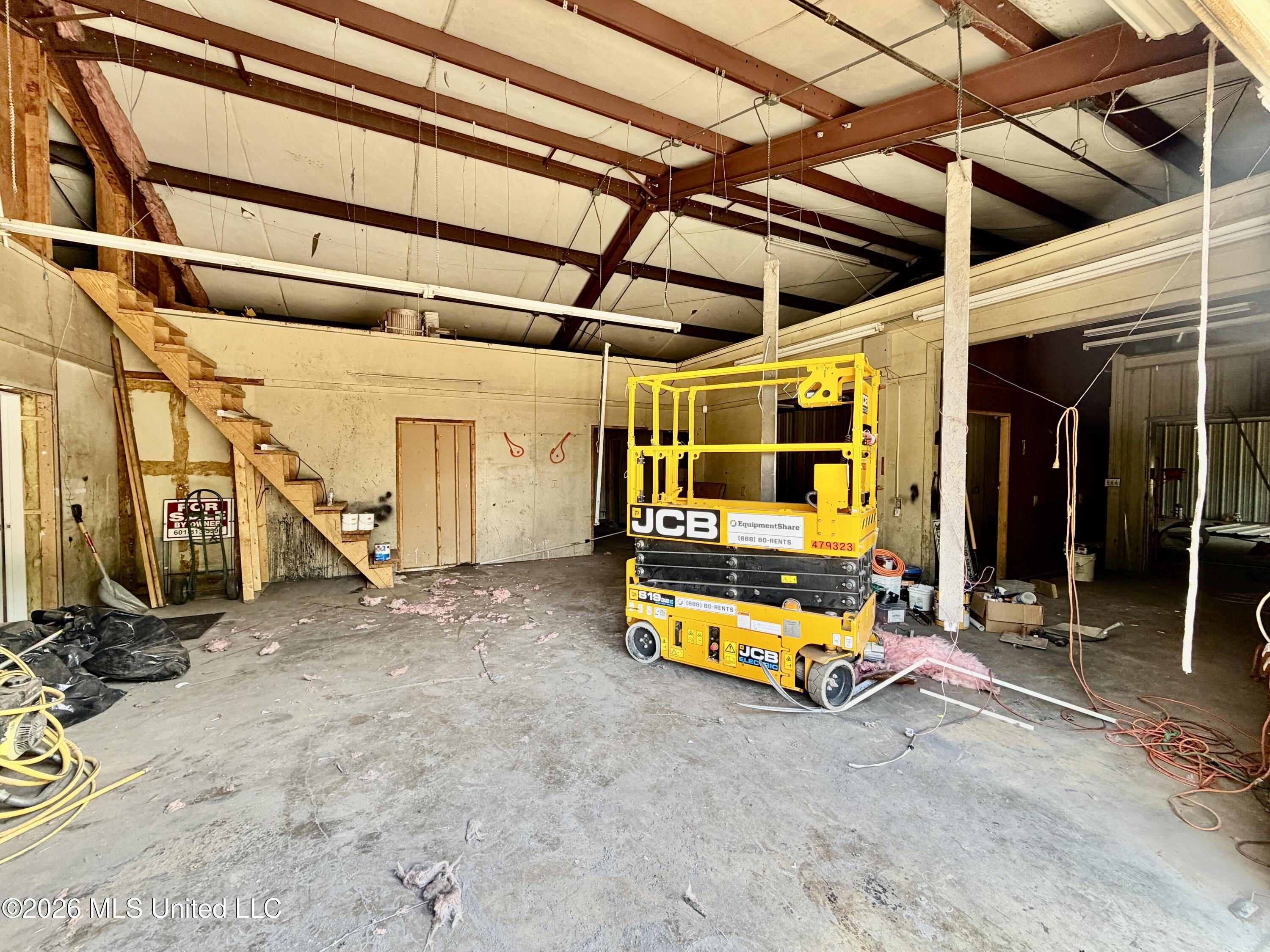 8071 N Mcraven Road Property Photo 27