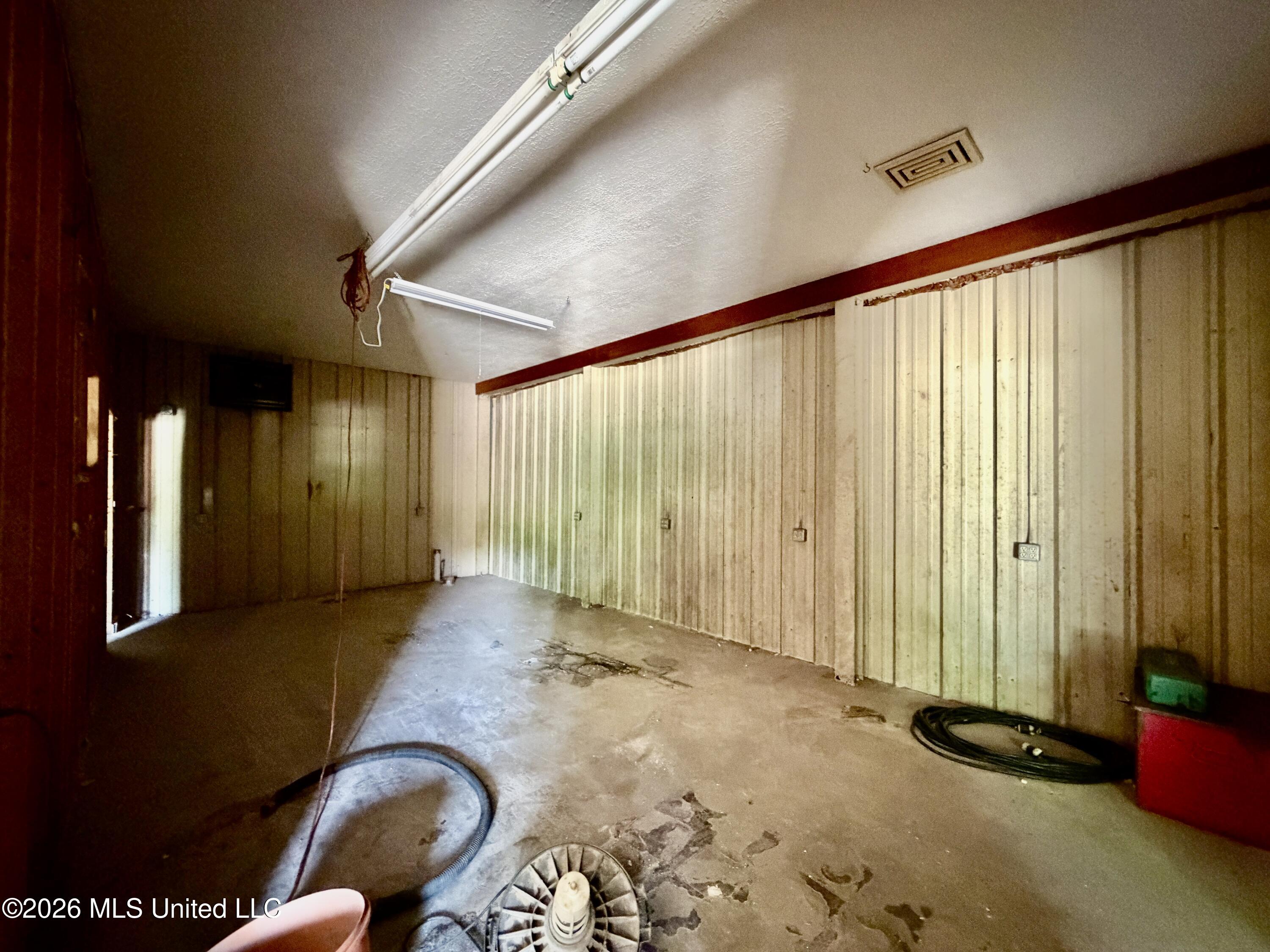 8071 N Mcraven Road Property Photo 31