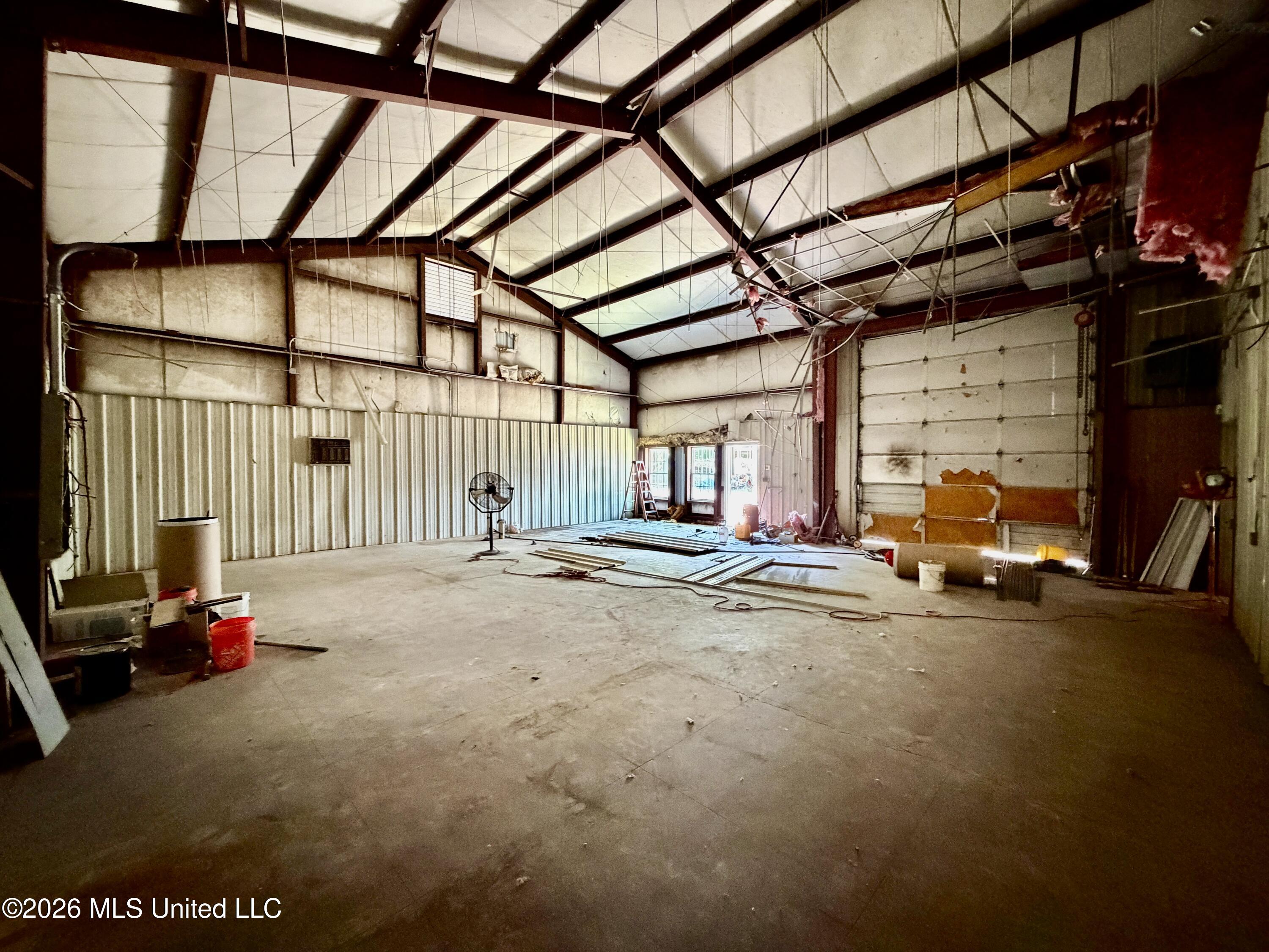 8071 N Mcraven Road Property Photo 32