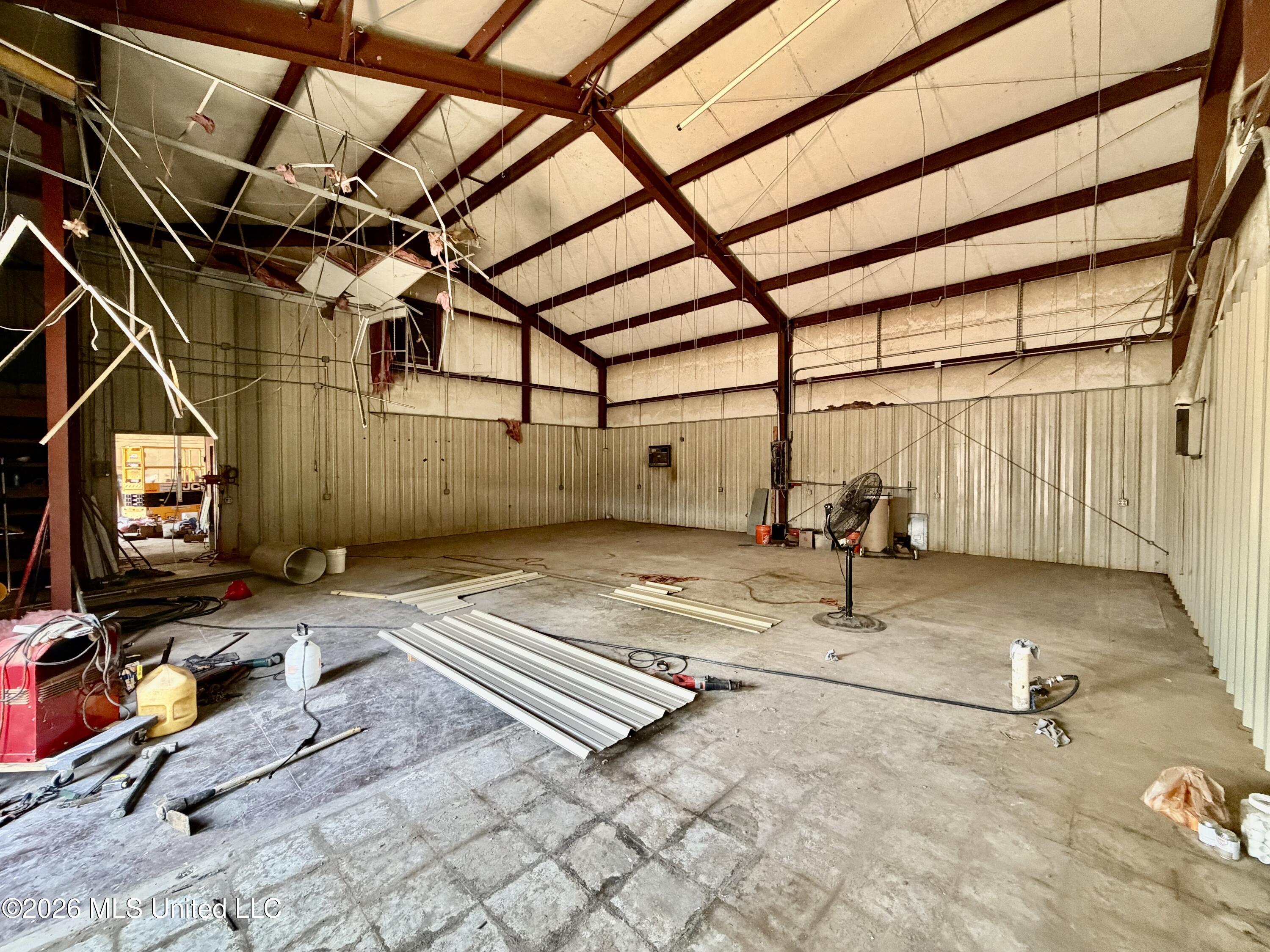 8071 N Mcraven Road Property Photo 33