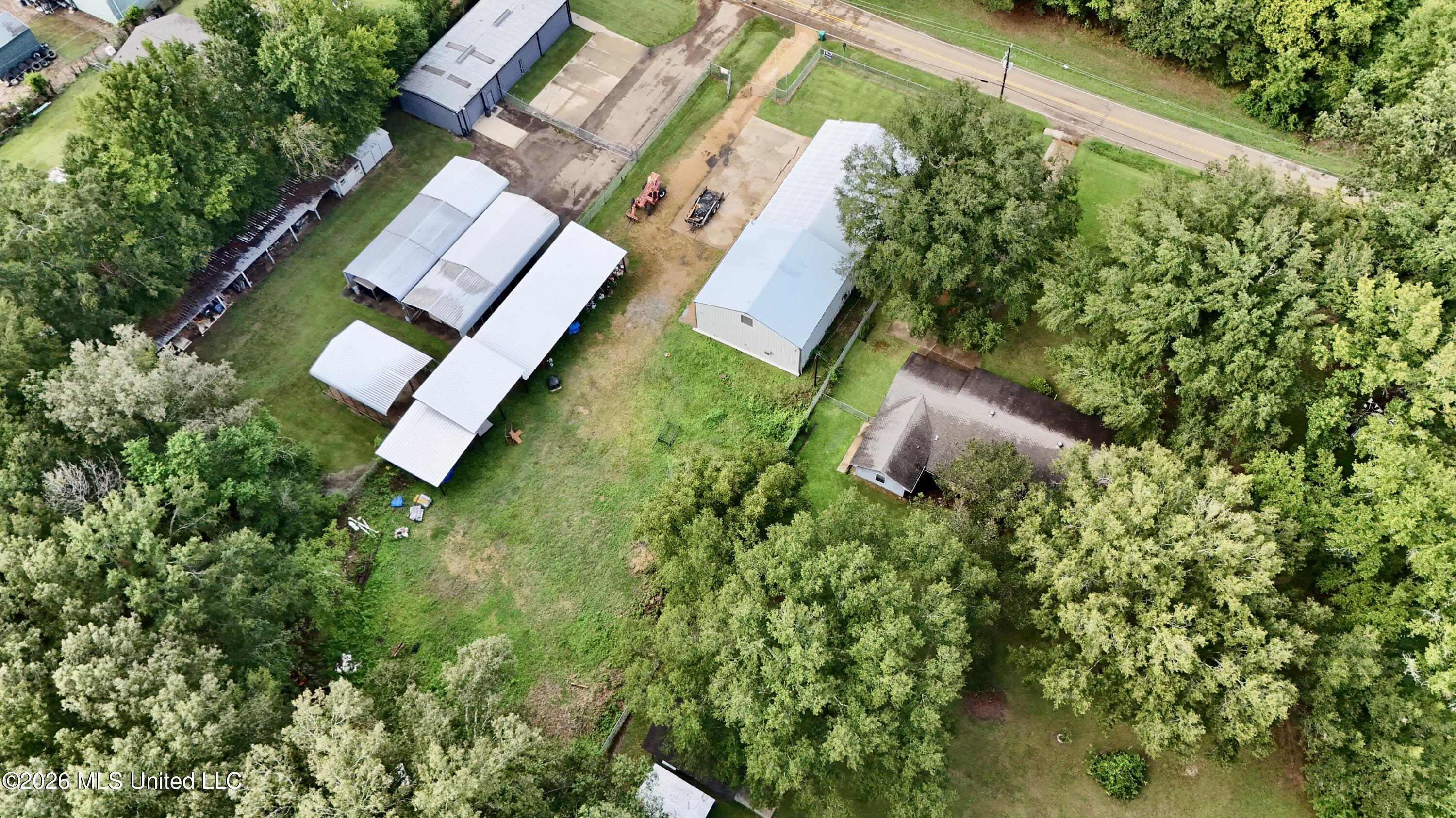 8071 N Mcraven Road Property Photo 14