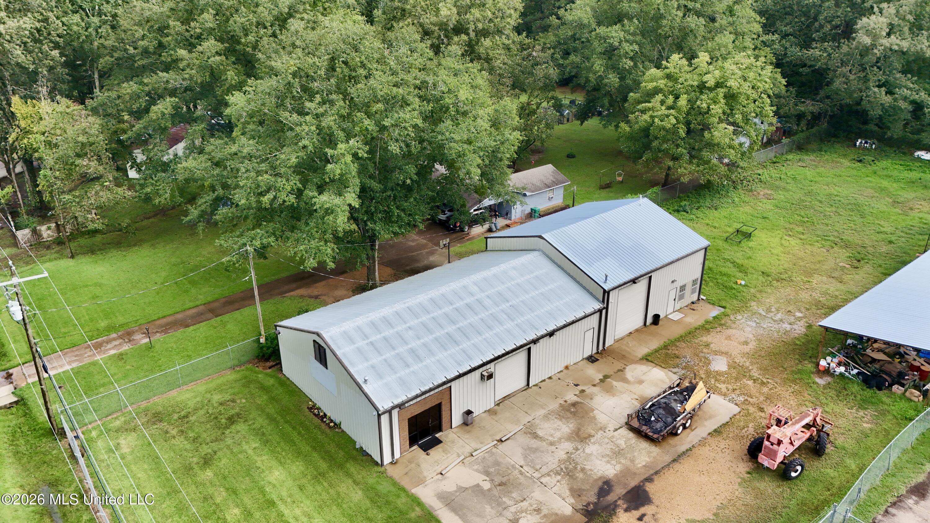 8071 N Mcraven Road Property Photo 16