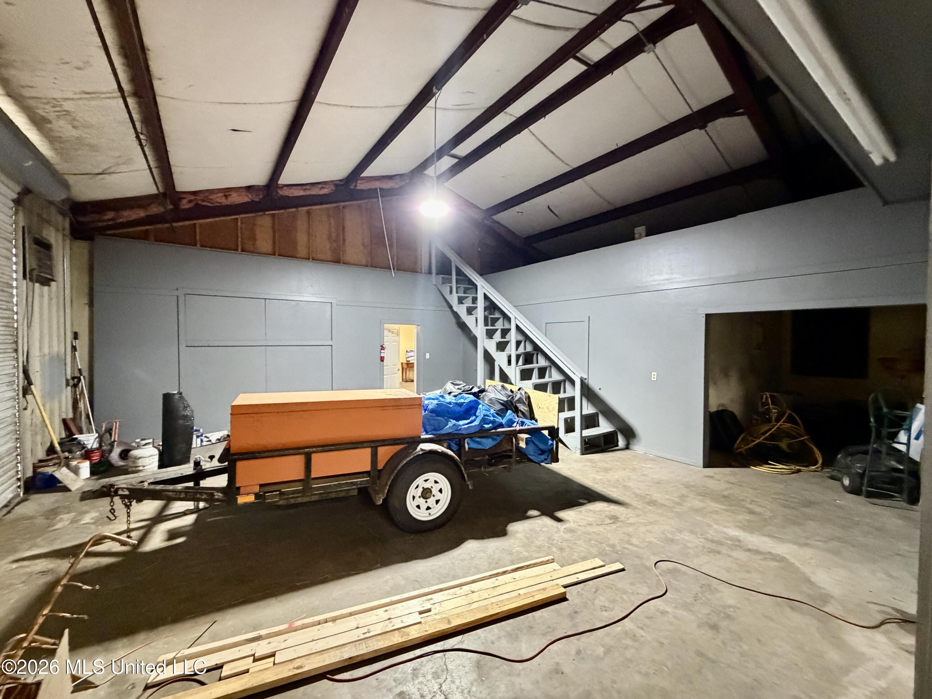 8071 N Mcraven Road Property Photo 31