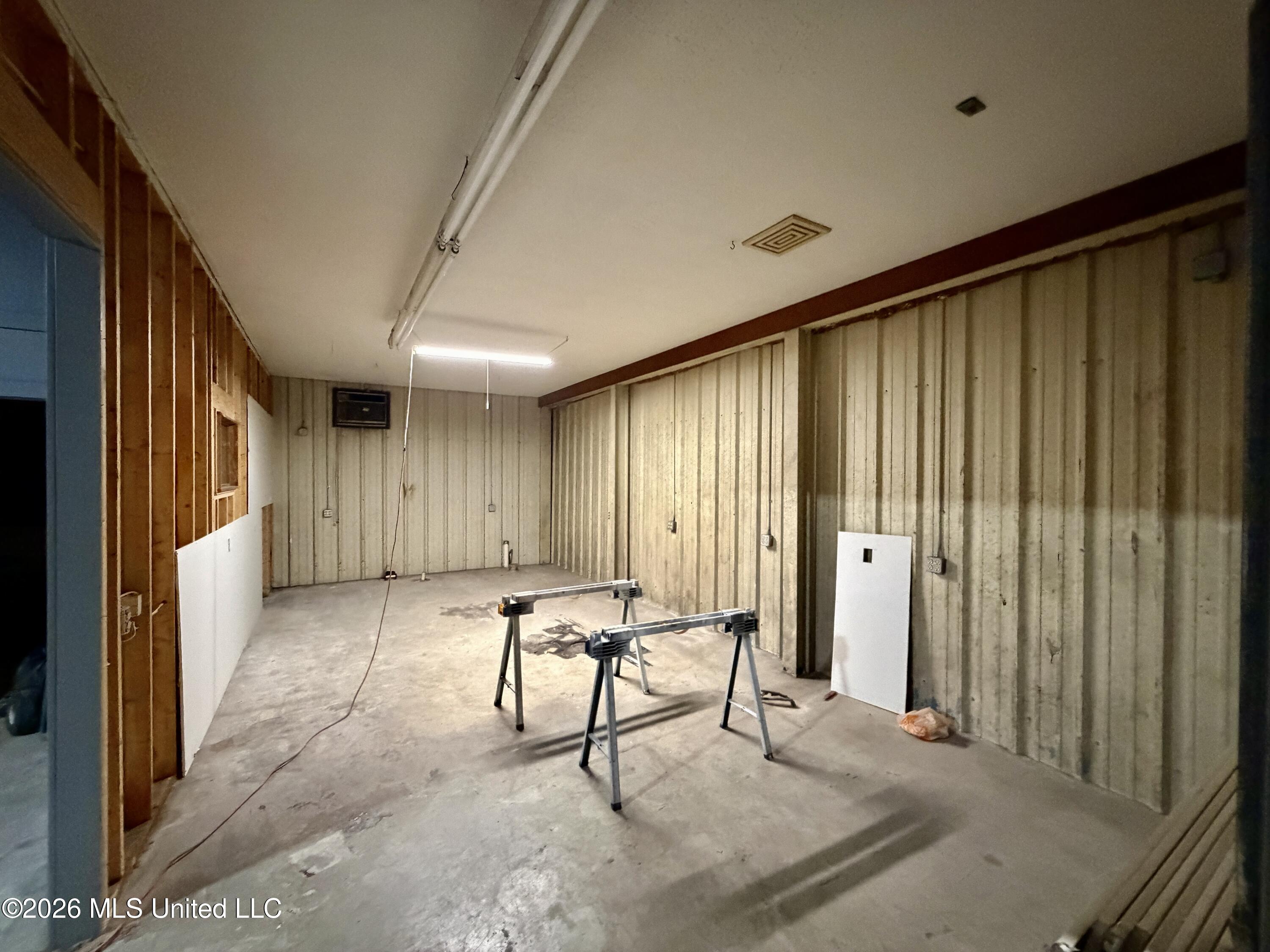 8071 N Mcraven Road Property Photo 33