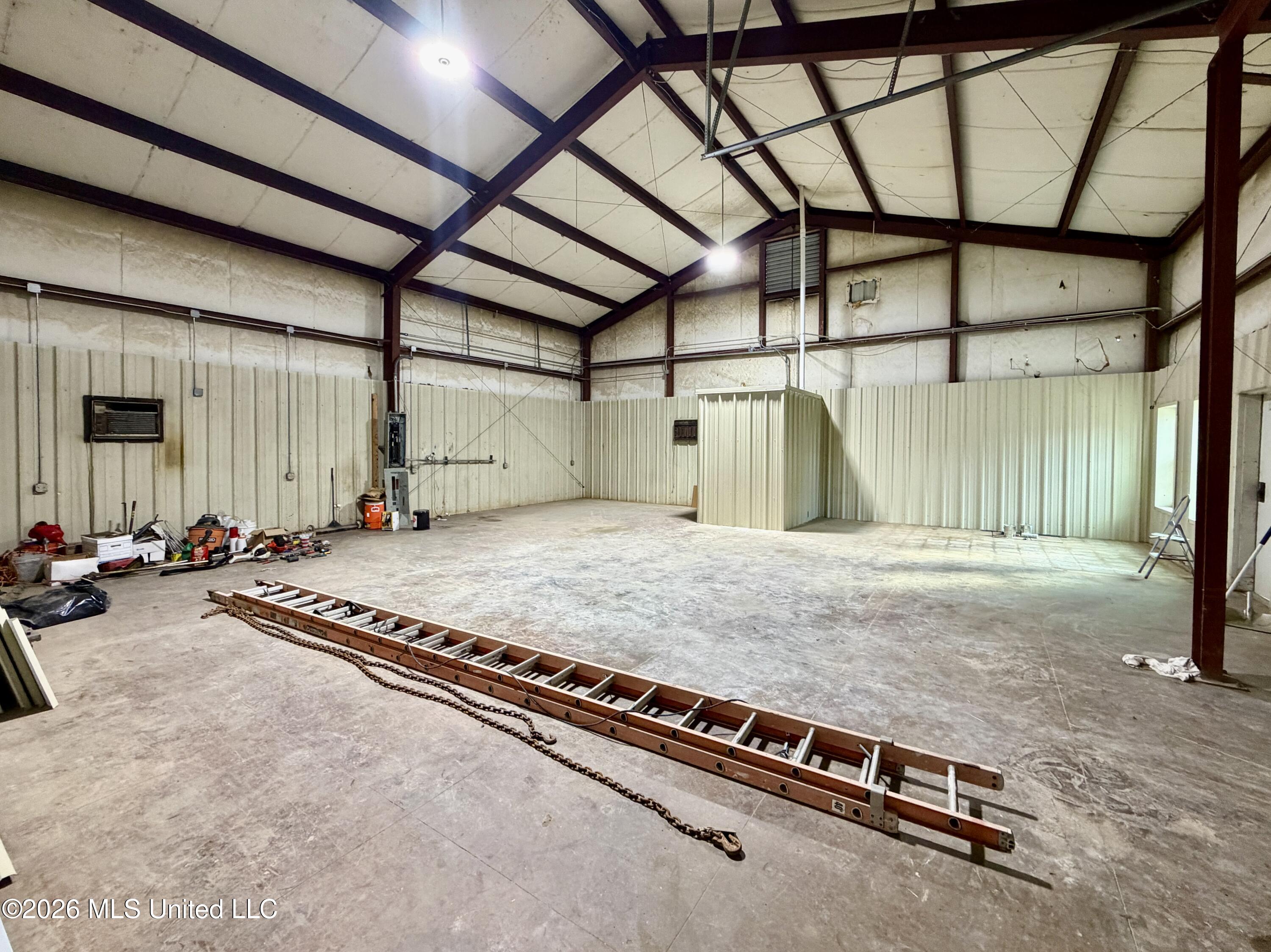 8071 N Mcraven Road Property Photo 34