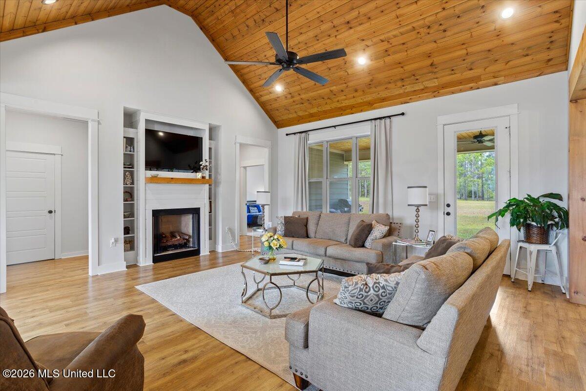 29 Pipestone Property Photo 6