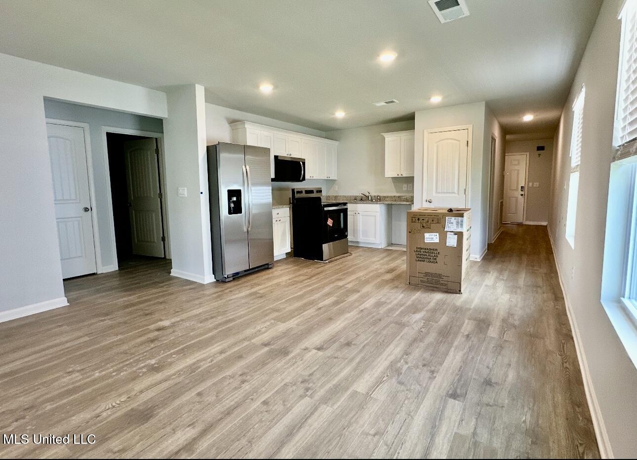 15 Sealy Drive Property Photo 13