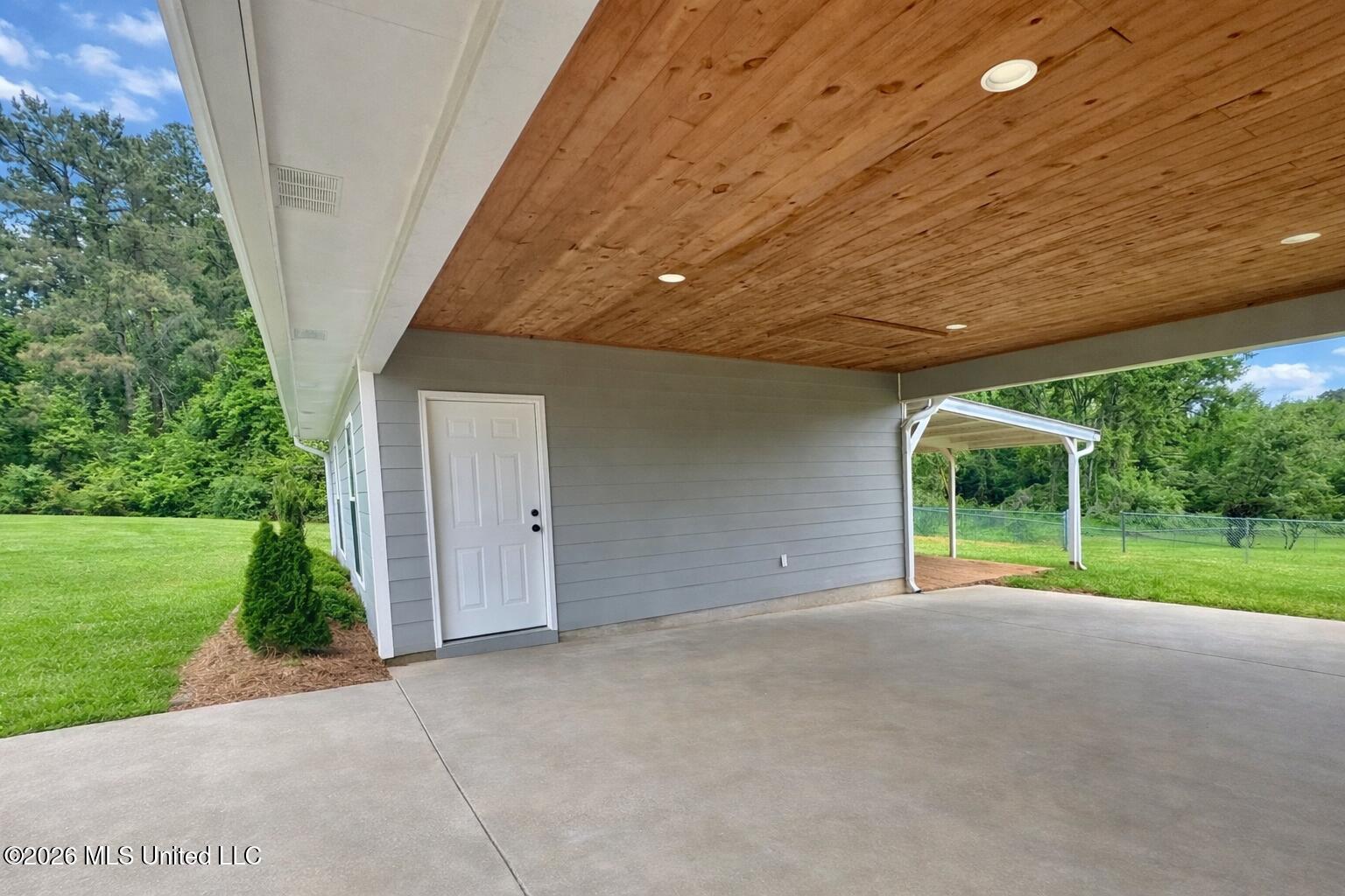 302 C Stringer Road Property Photo 4