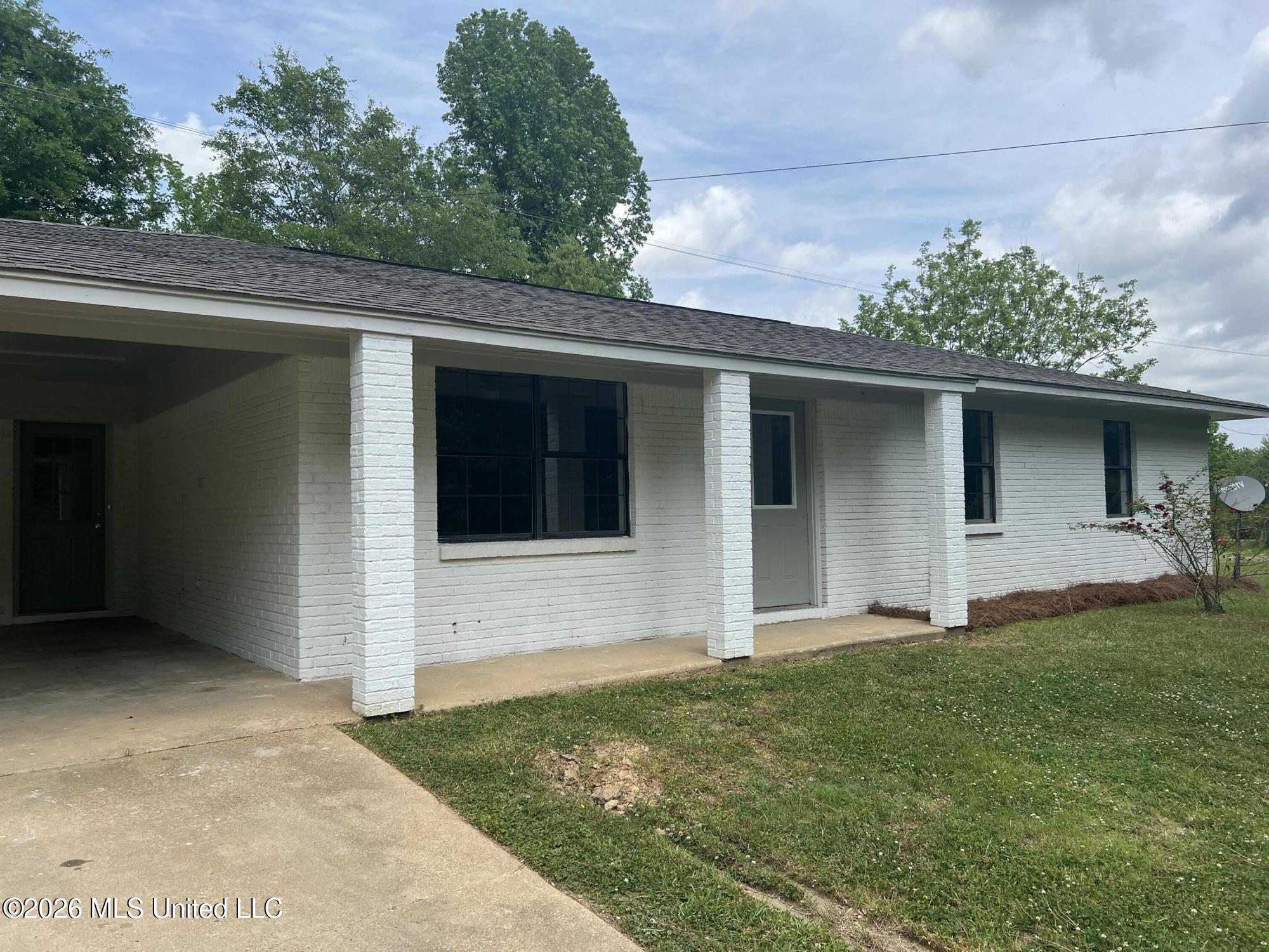1846 Loring Road Property Photo 3
