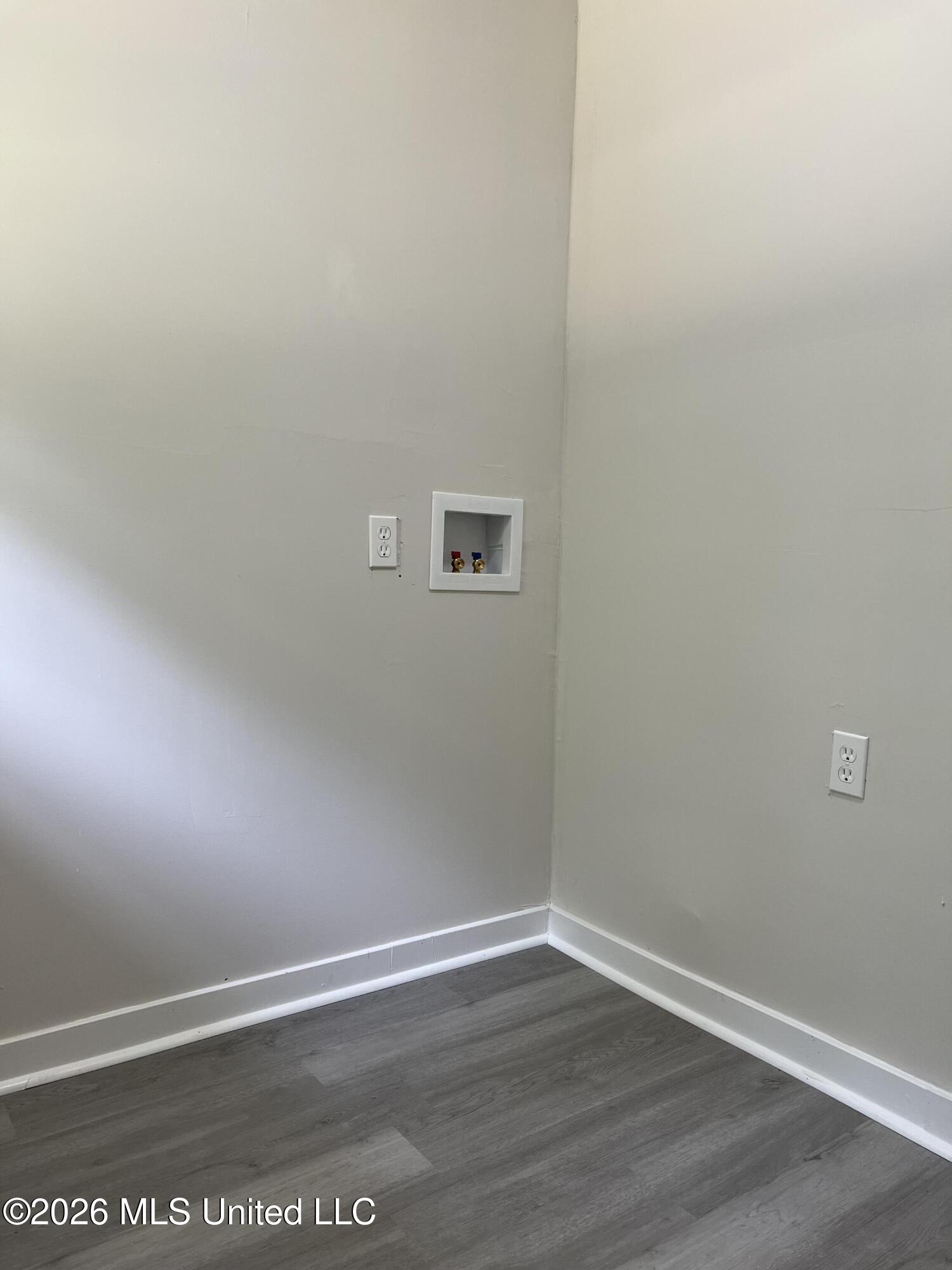 1846 Loring Road Property Photo 10