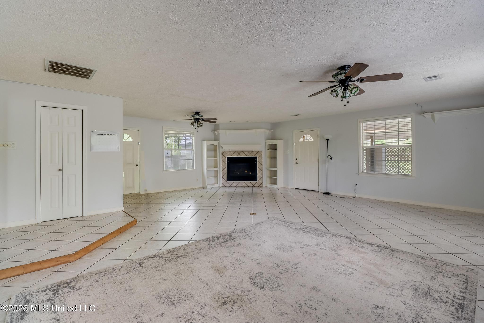 9124 Wire Road Property Photo 2
