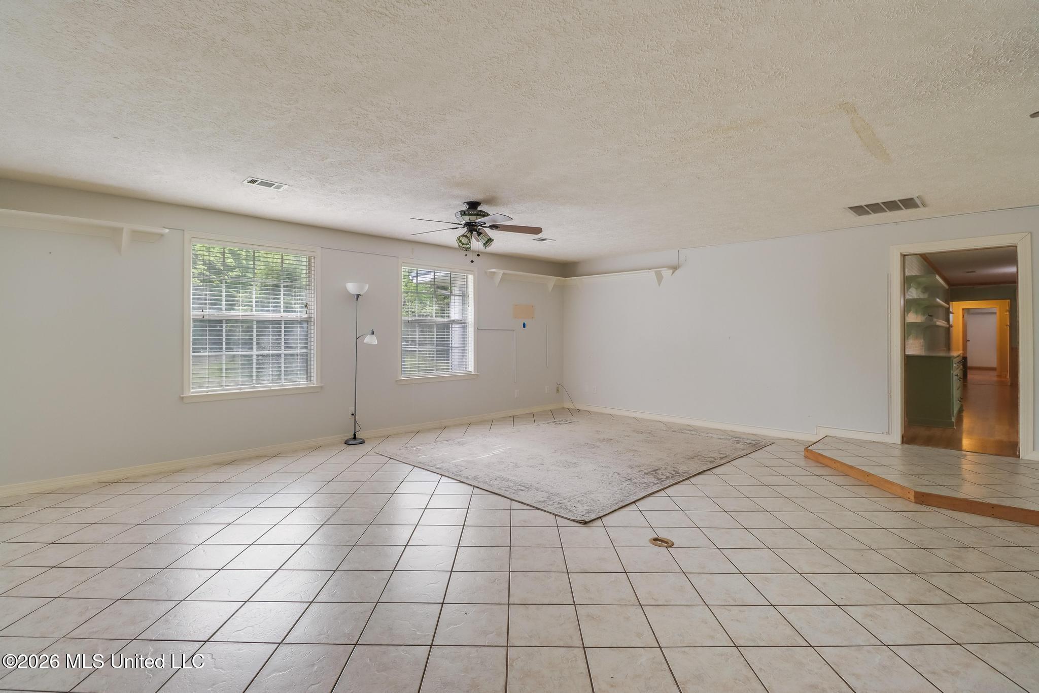 9124 Wire Road Property Photo 3