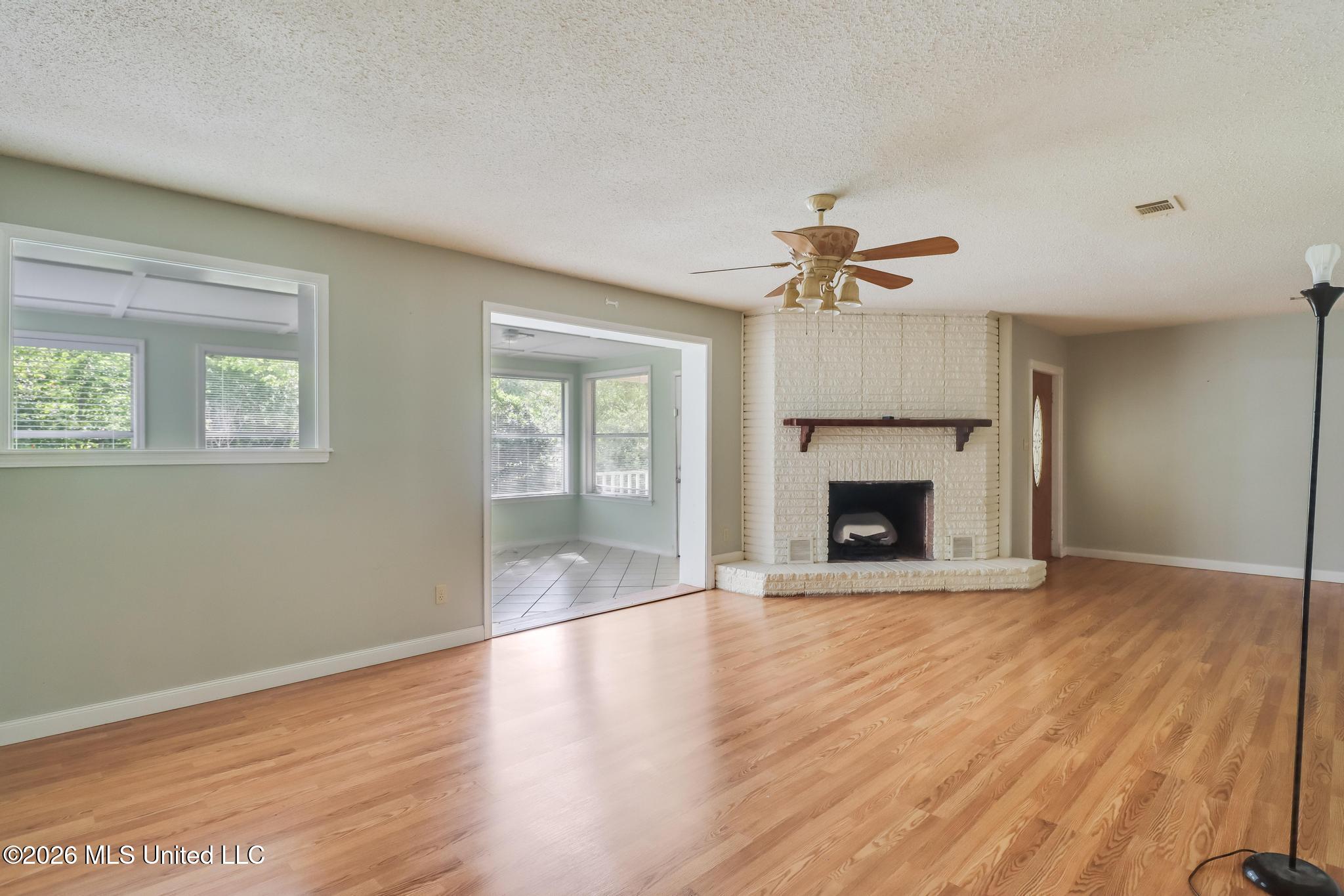 9124 Wire Road Property Photo 4