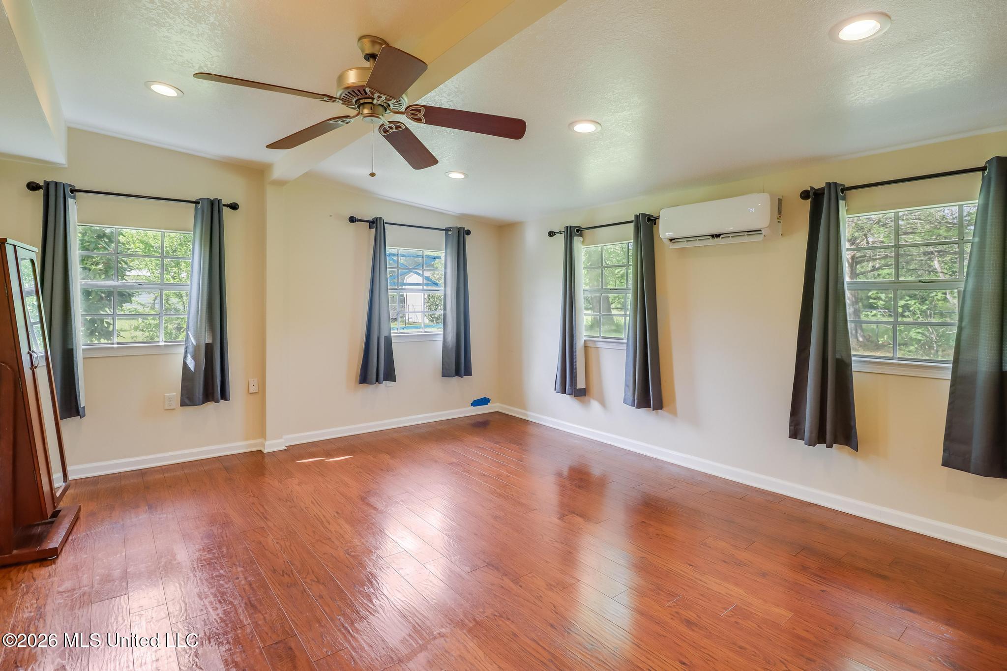 9124 Wire Road Property Photo 11