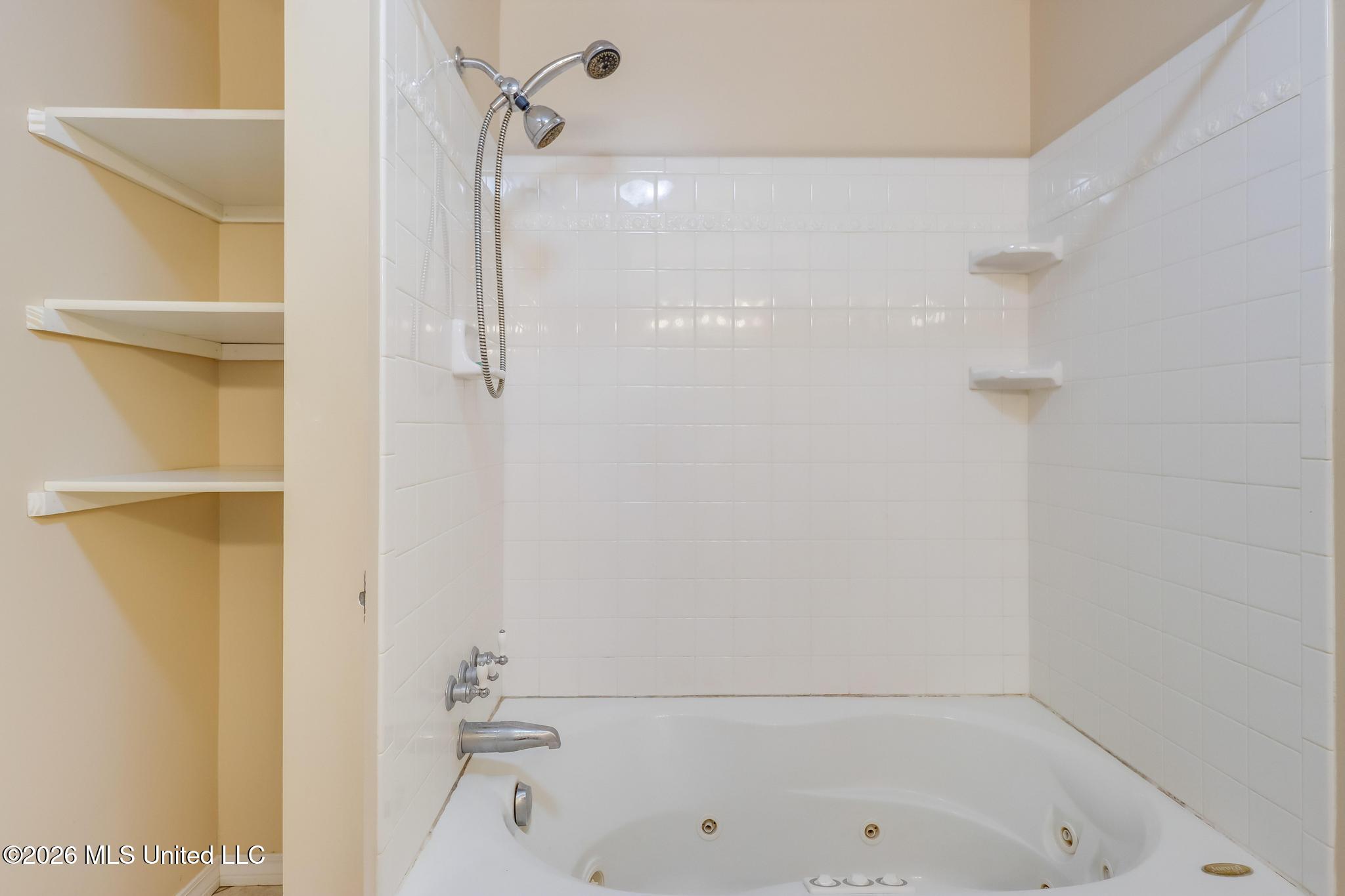 9124 Wire Road Property Photo 15