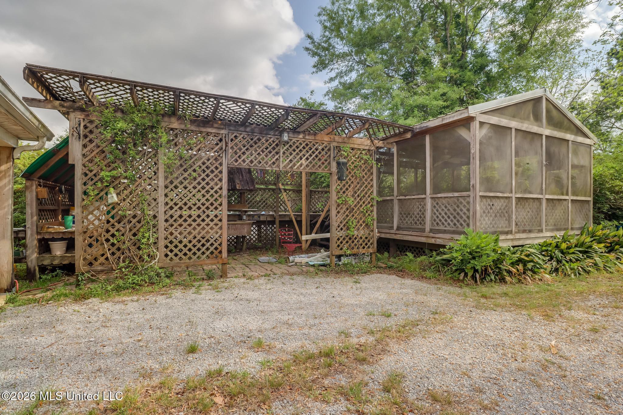 9124 Wire Road Property Photo 24