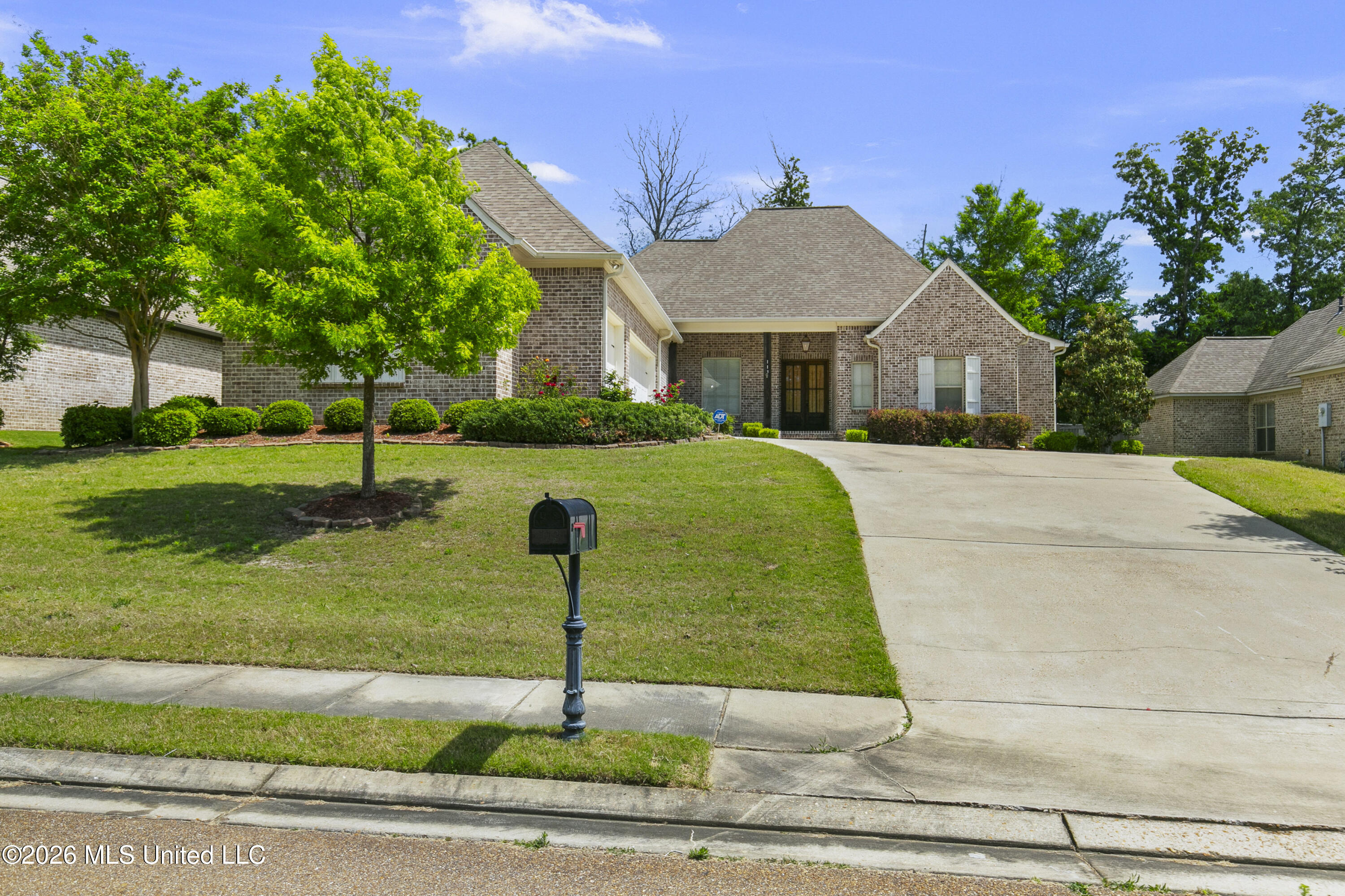 113 Wingtip Cove Property Photo 1