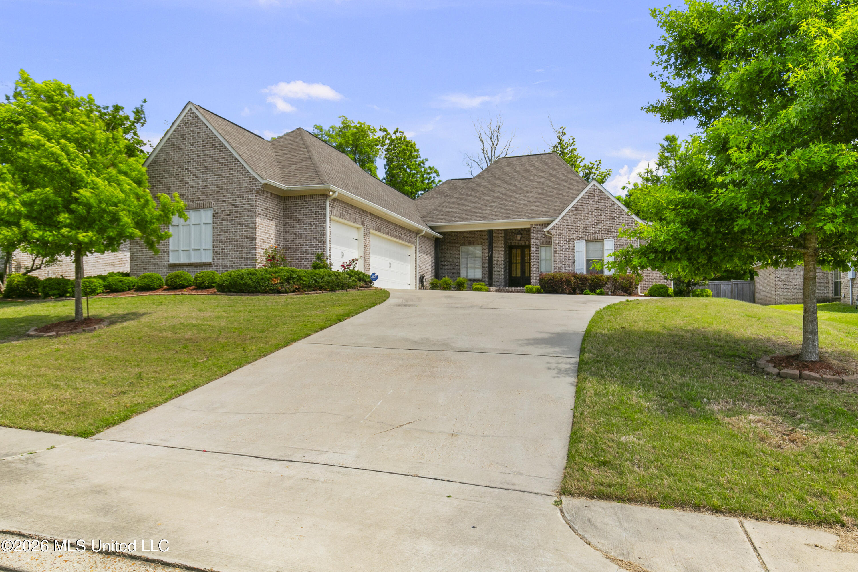 113 Wingtip Cove Property Photo 2